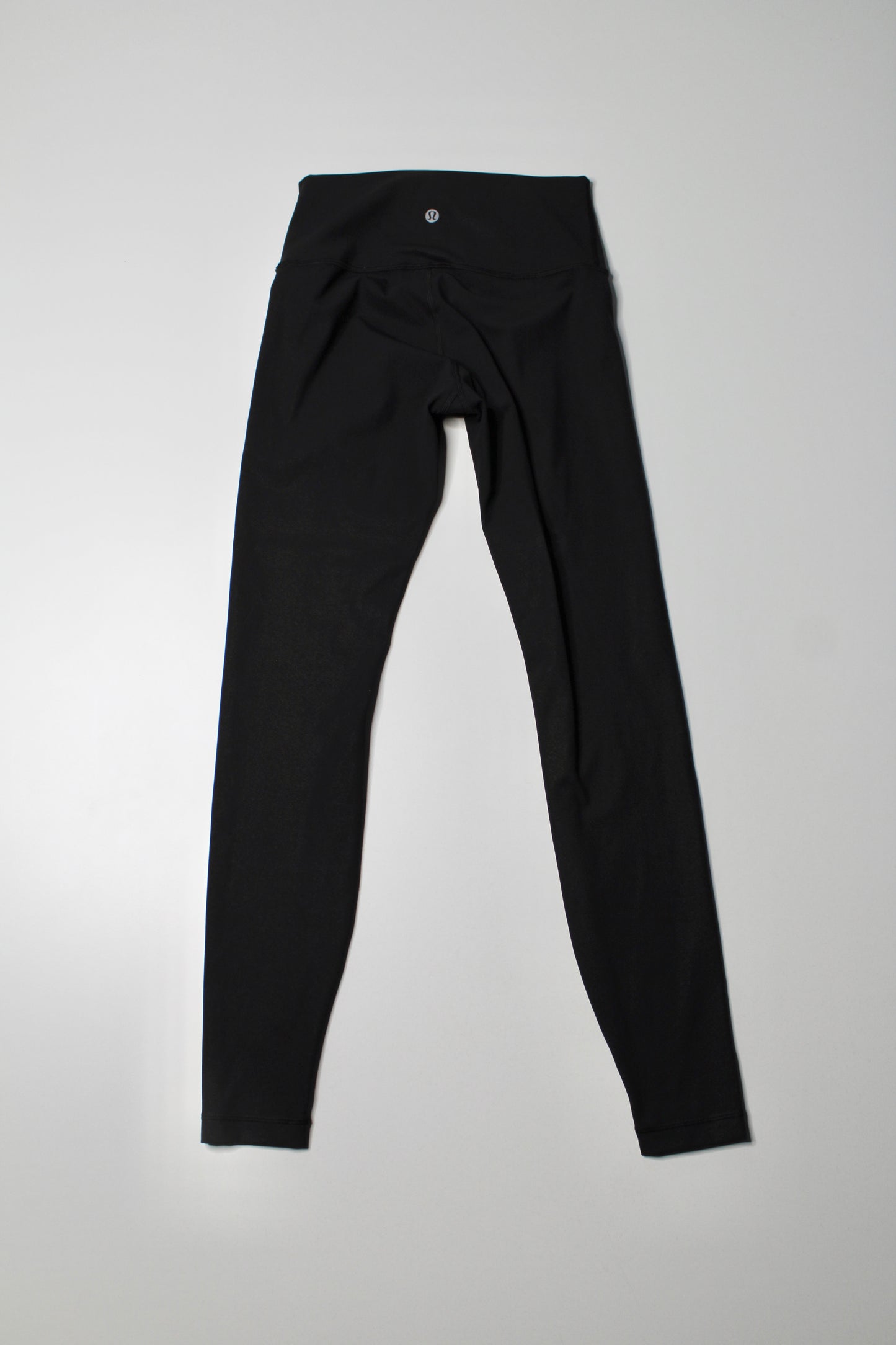 Lululemon matte black foil ‘wunder under’ high-rise legging, size 4 (28”) *full on luxtreme (sale: was $50)