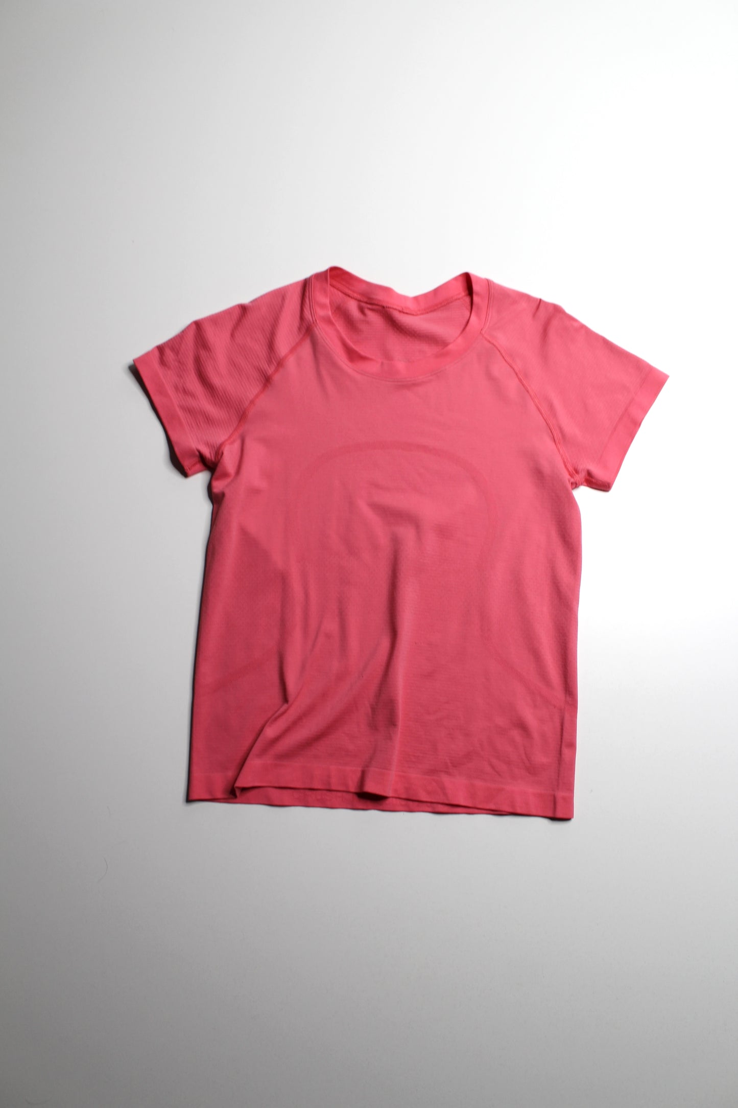 Lululemon pink ‘swiftly tech’ short sleeve, size 6