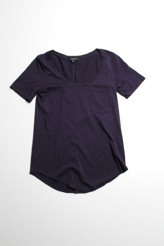 Aritzia Babaton The Group dark purple  ‘everyday’ scoop neck t shirt, size xs (relaxed fit)
