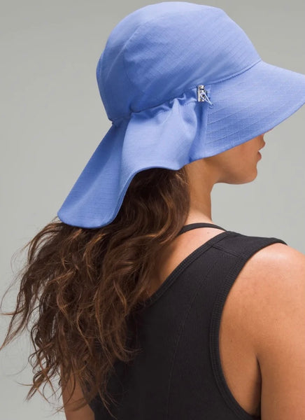 Lululemon womens periwinkle blue wide brim logo bucket hat, Size M/L