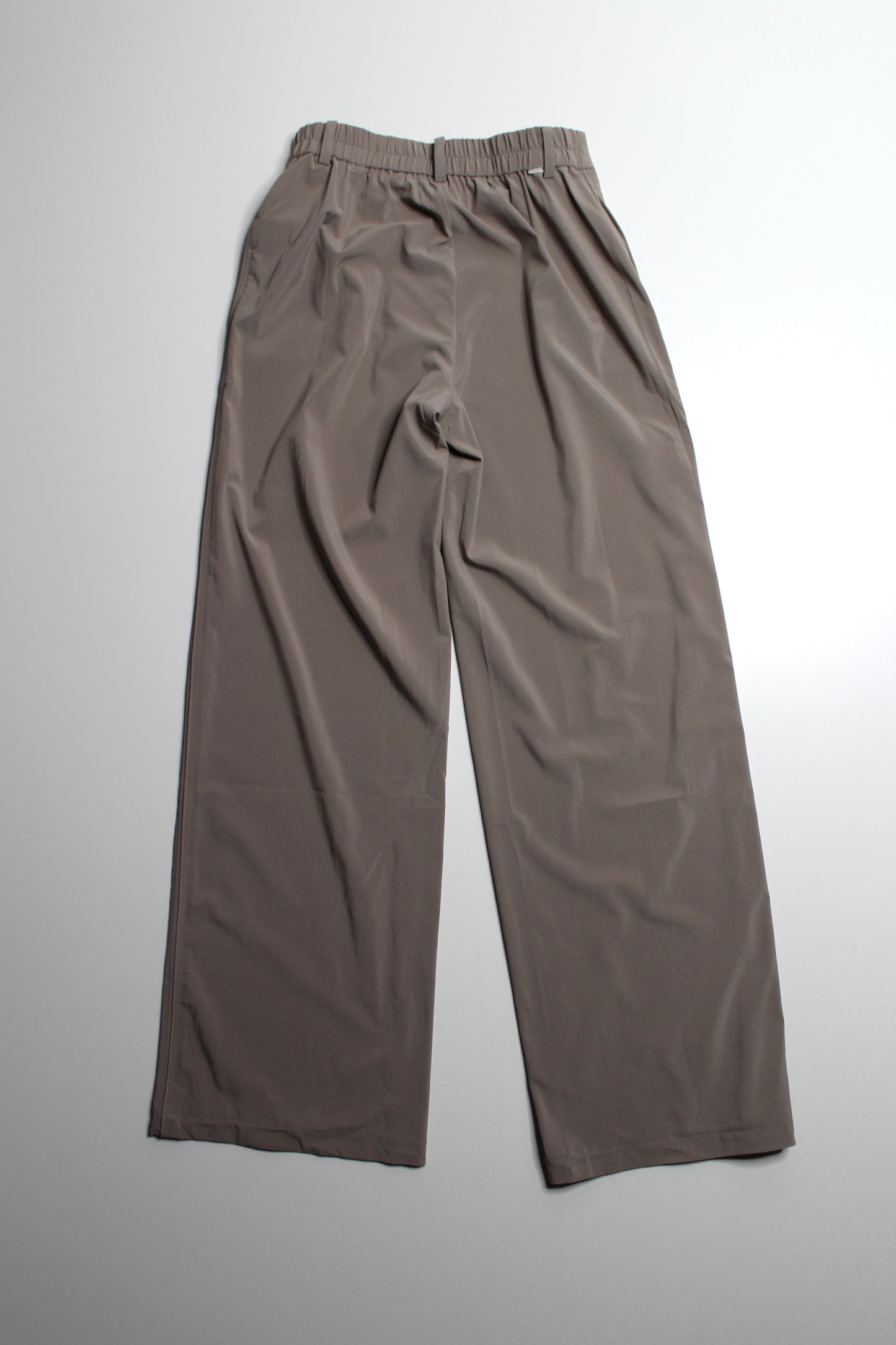Vuori lightweight ‘villa’ wide leg pant, size xs (relaxed fit)