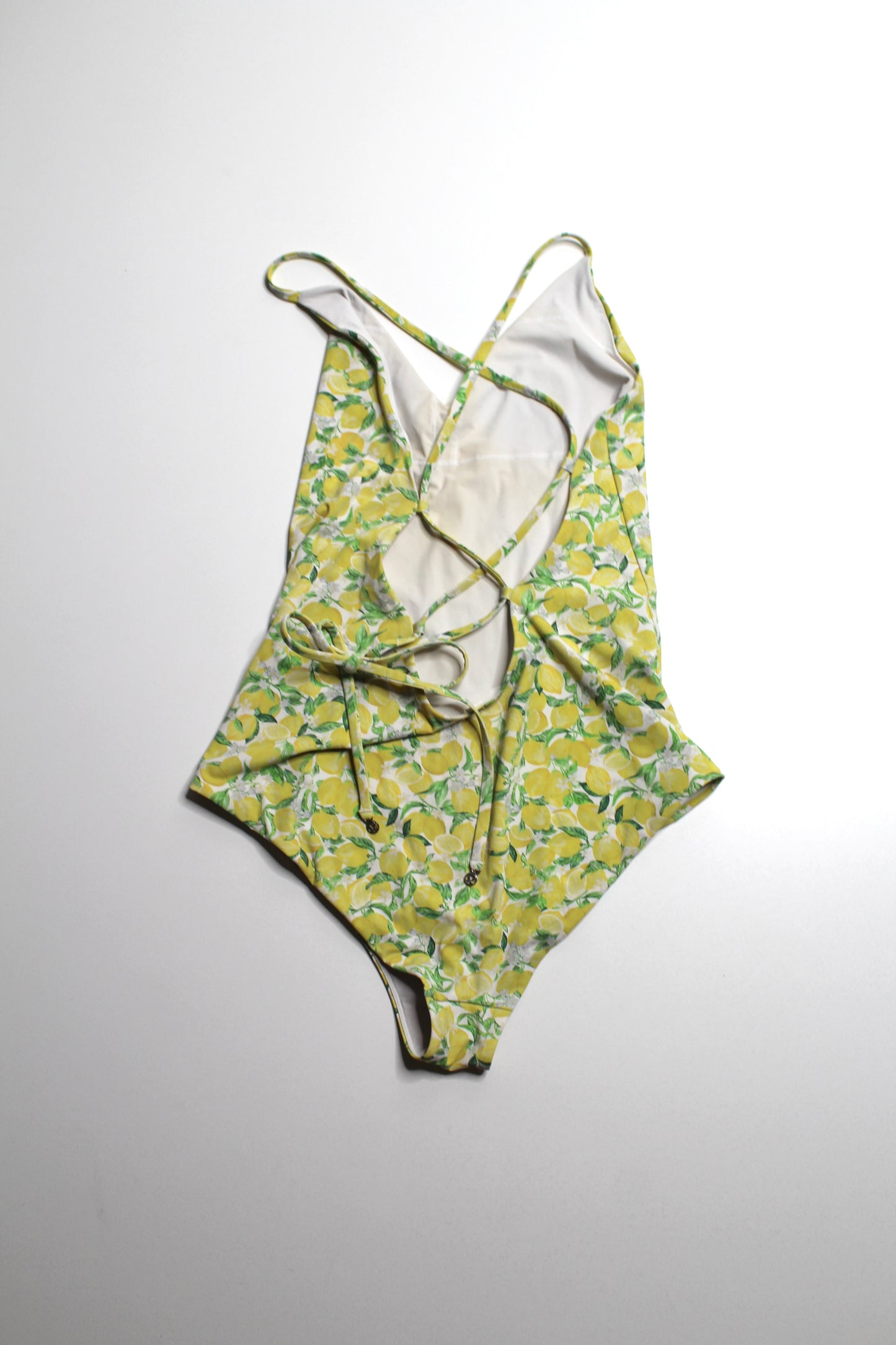 Lululemon yellow/lemons ‘weave the waves’ one piece swimsuit, no size. Fits between 6/8