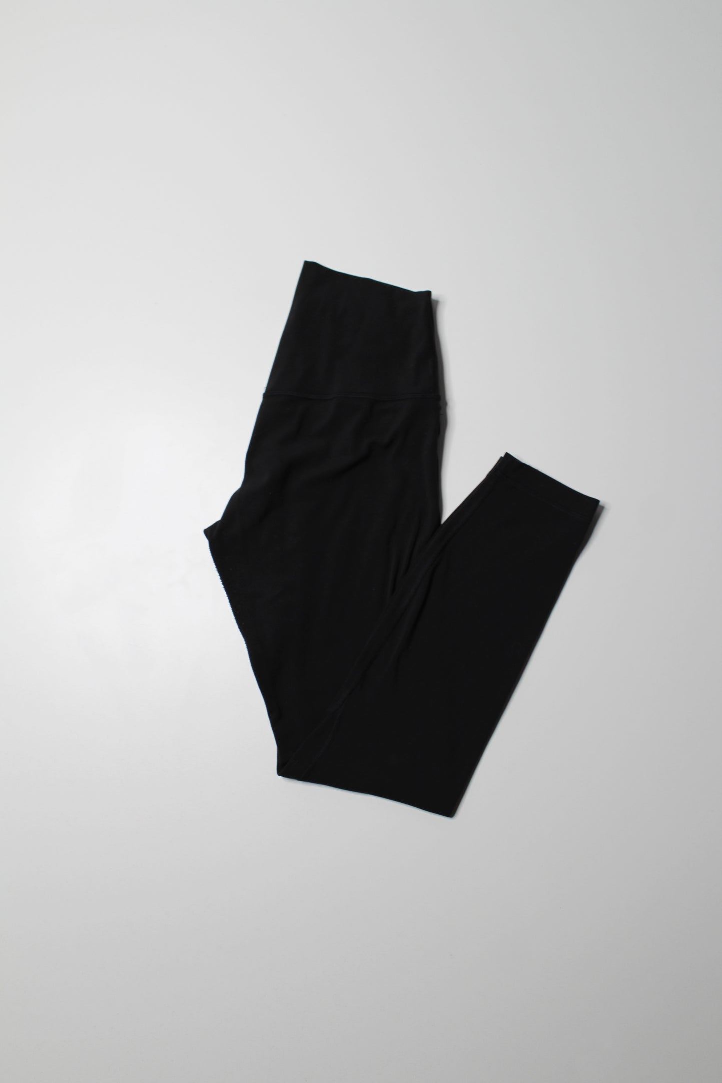 Lululemon black ‘align’ legging, size 6 (25")