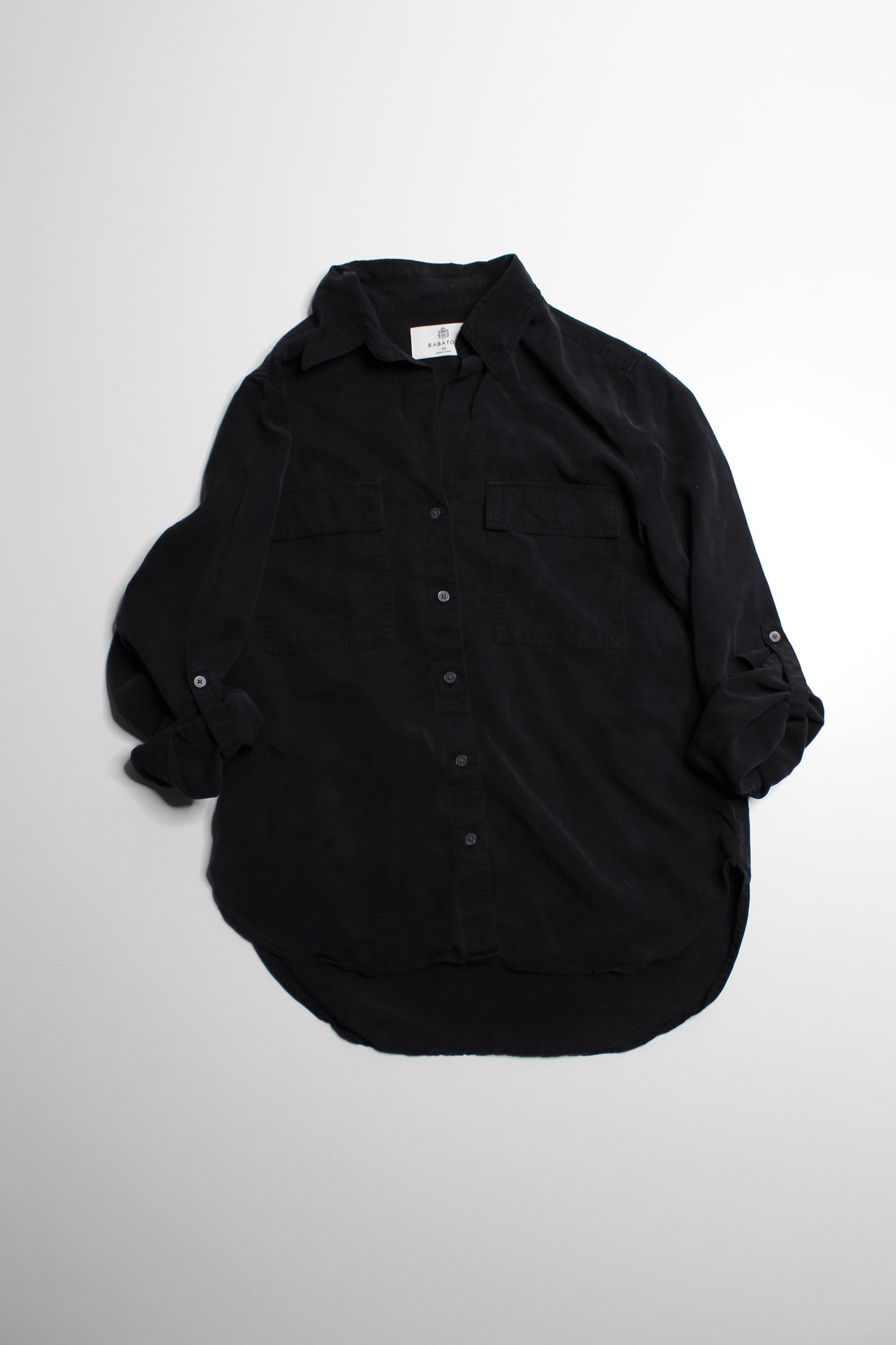 Aritzia babaton black button up utility long sleeve, size xs (loose fit)