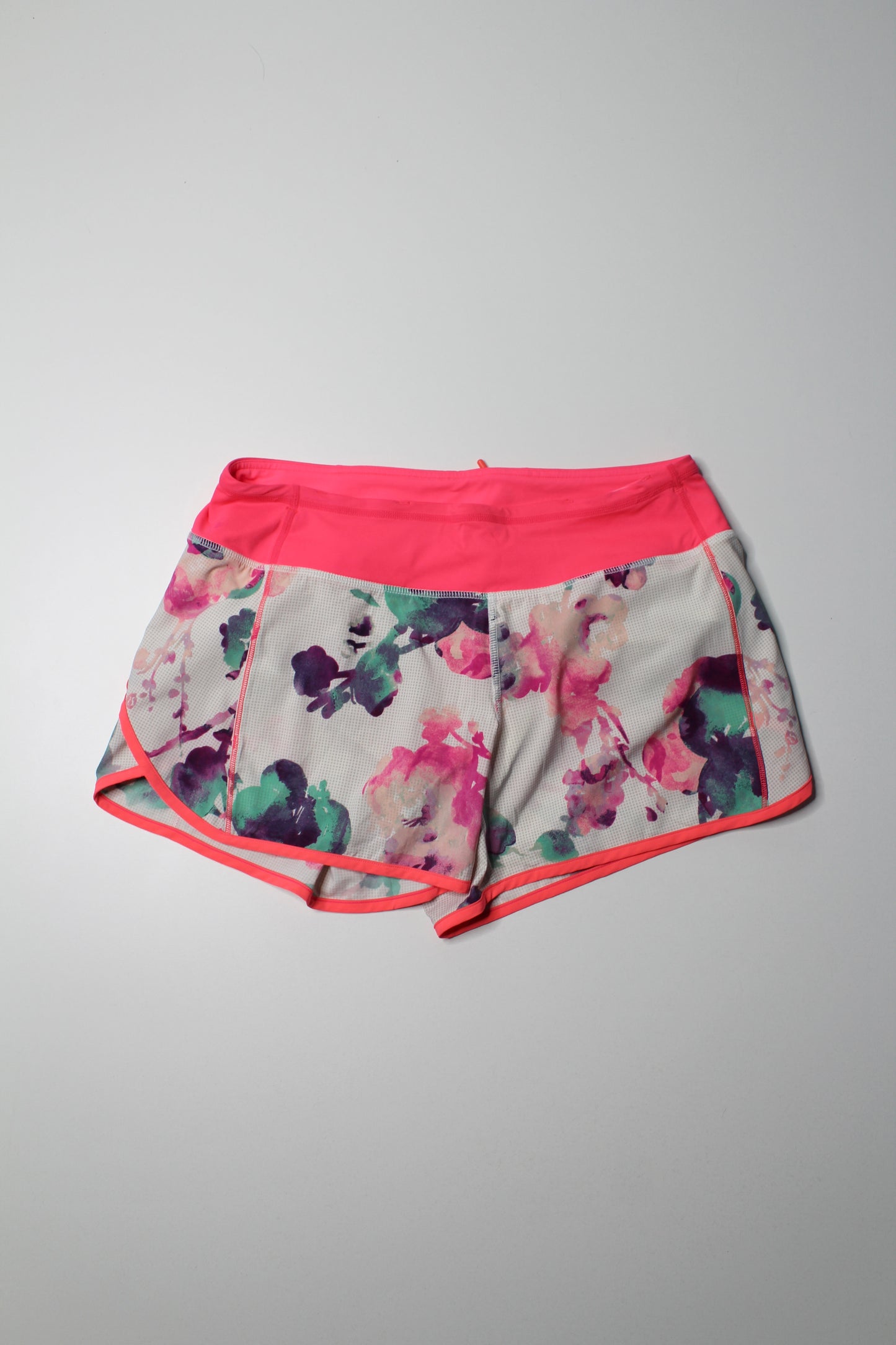 Lululemon blurred blossoms fossil flash 'run ultra' shorts, size 6
