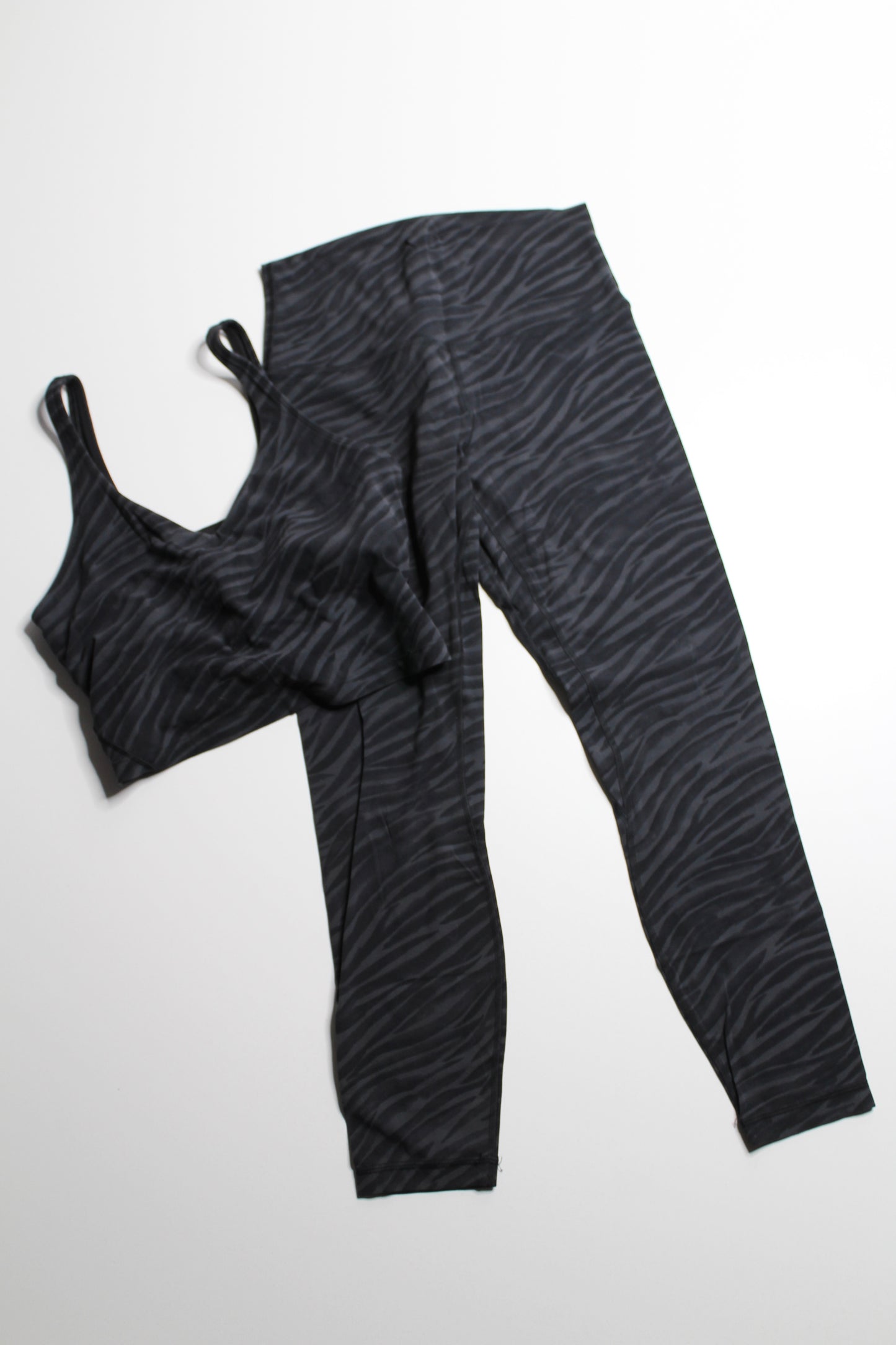 Lululemon le tigre deep coal multi camo ‘align’ tank, size 8 *matching leggings available