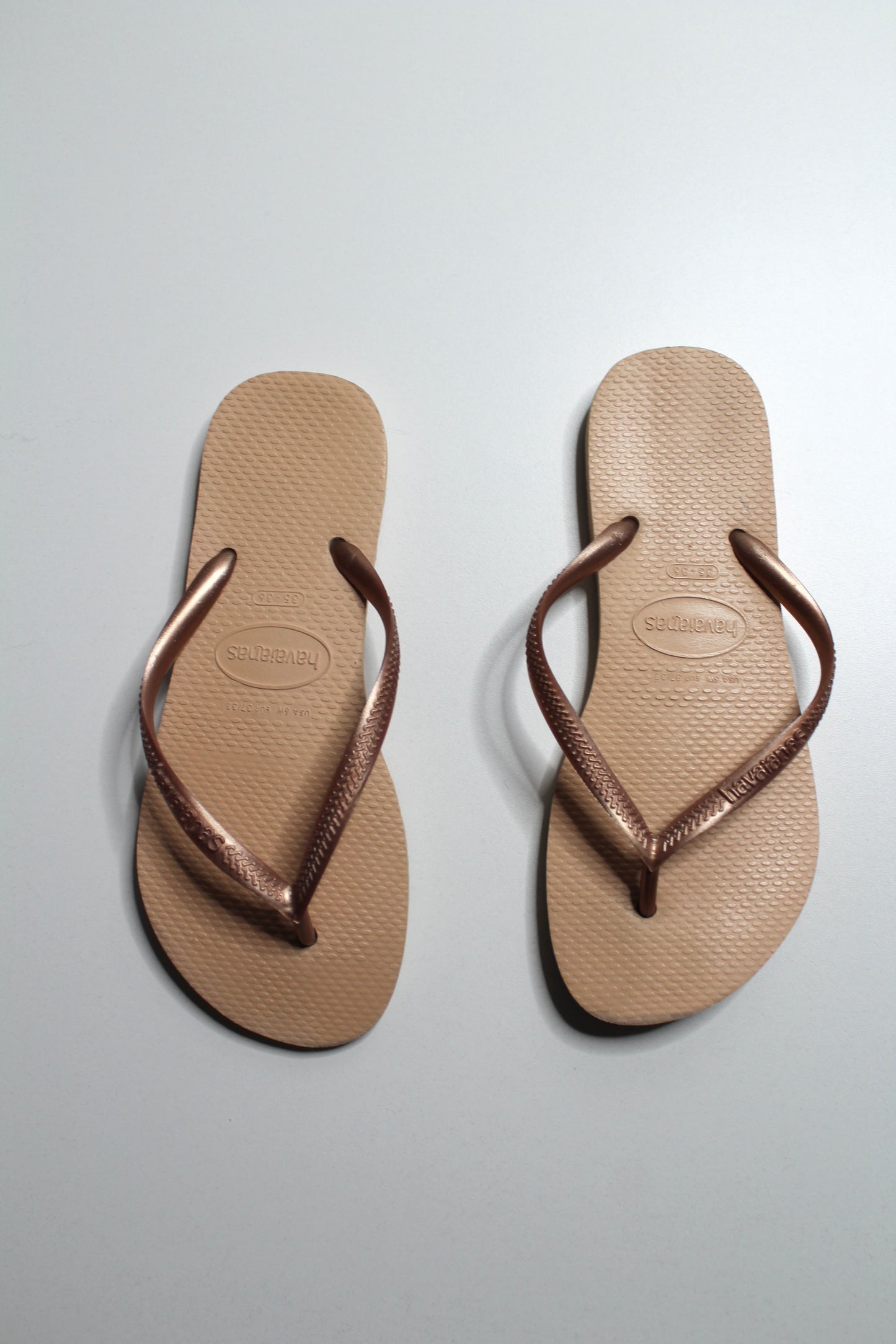 Havaianas gold sandals, size 6