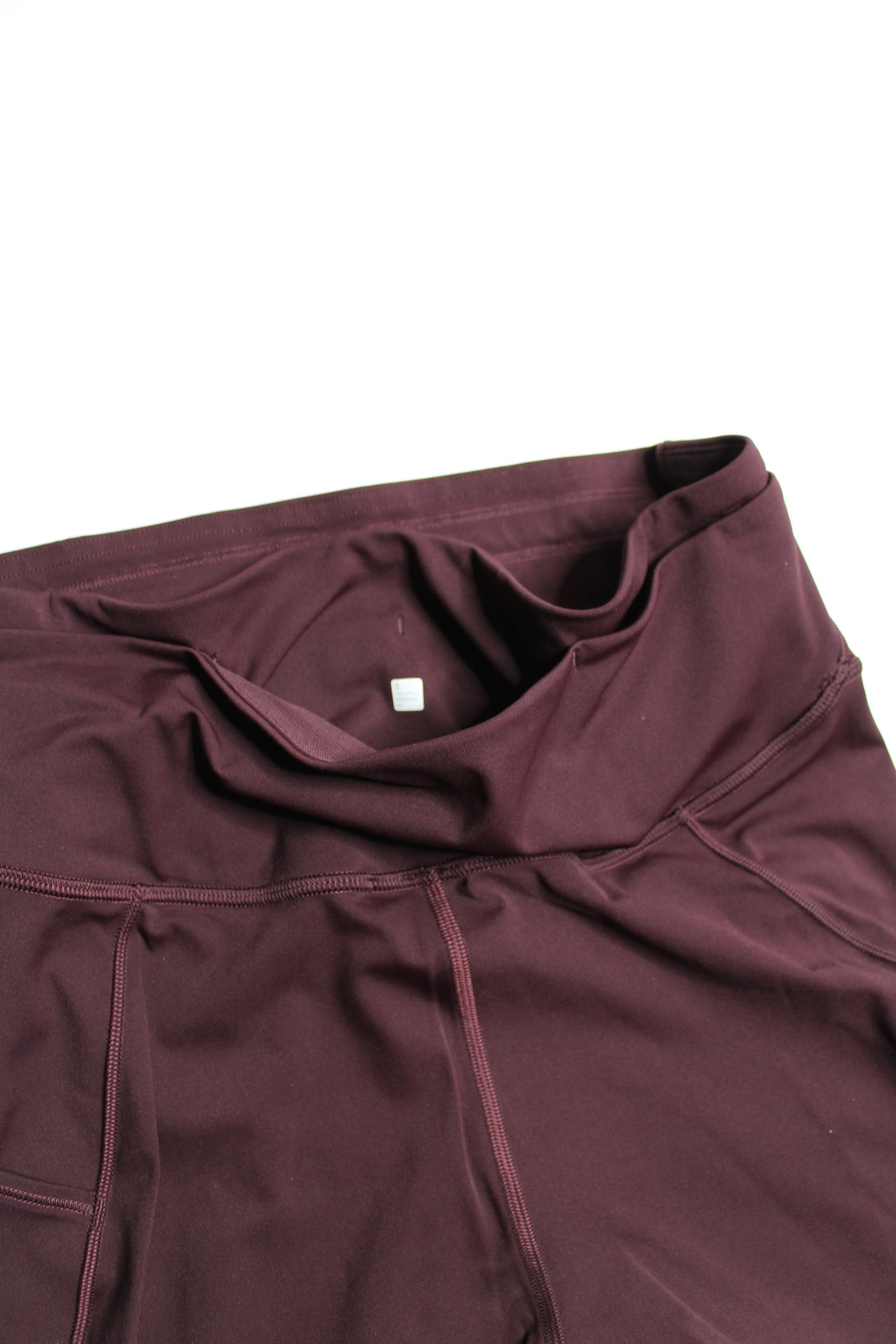Lululemon good night plum ‘Fast and Free’ High-Rise shorts, size 8 (6”)