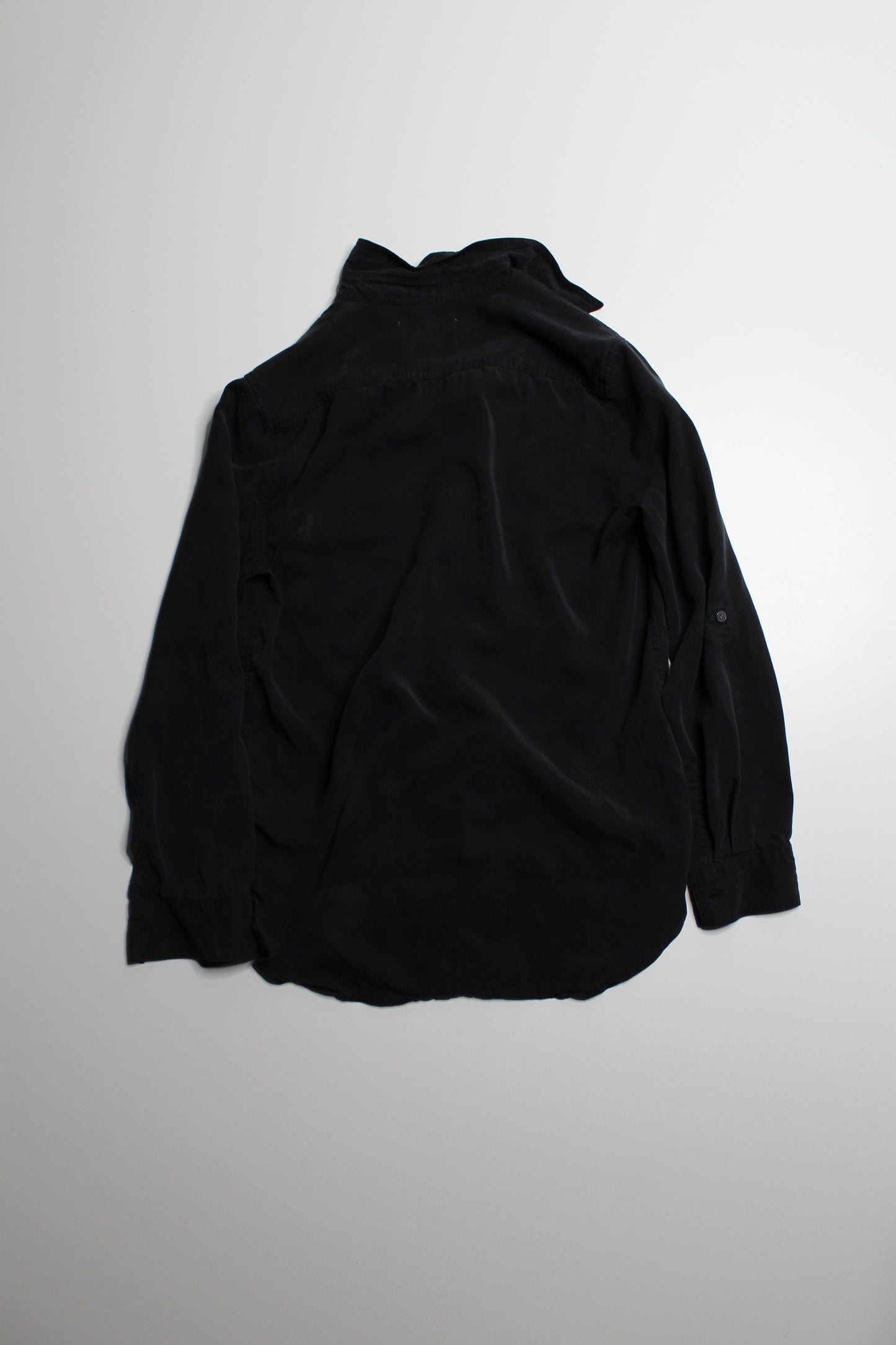 Aritzia babaton black button up utility long sleeve, size xs (loose fit)