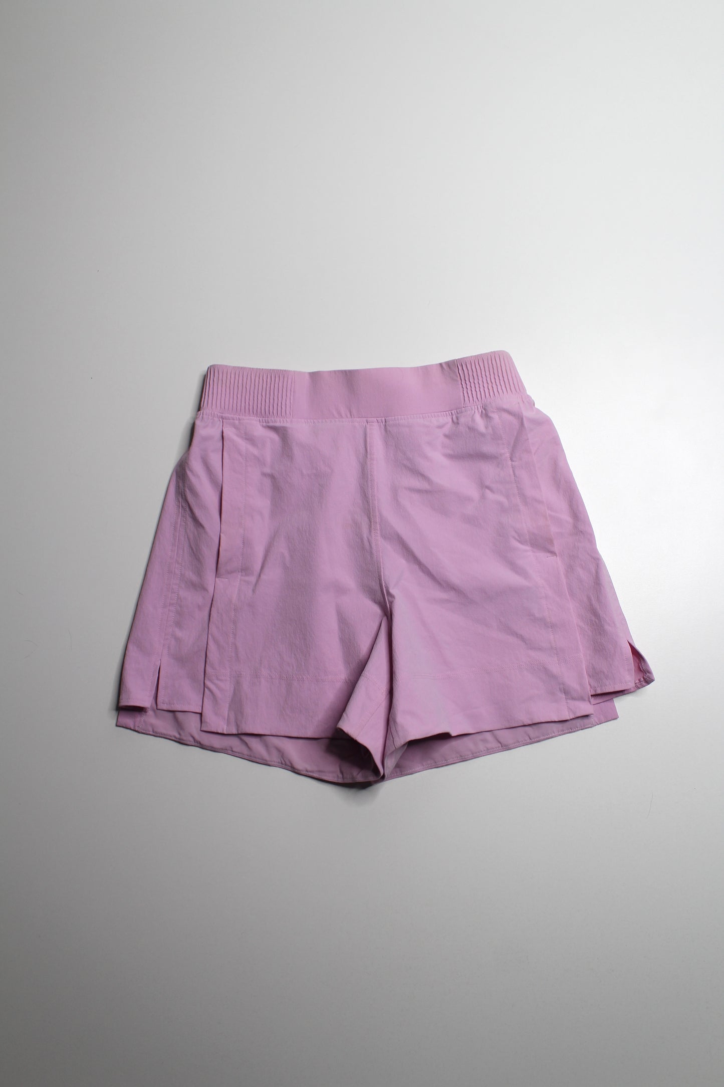 Lululemon vitapink ‘stretch woven relaxed-fit high-rise’ short, size small (size 6) (relaxed fit)  (4")