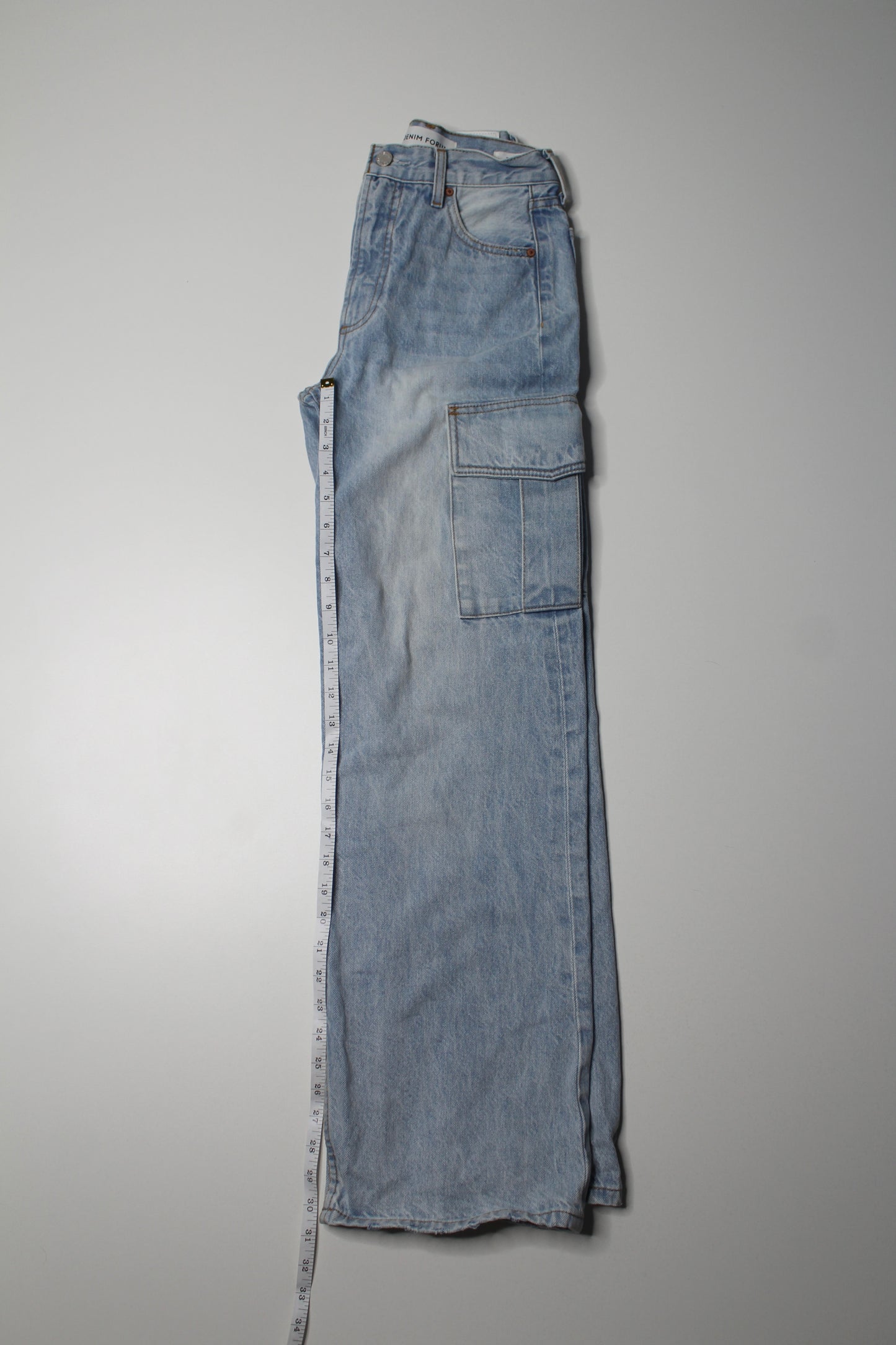 Denim Forum light wash ‘farrah hi-rise wide leg’ cargo jeans, size 24