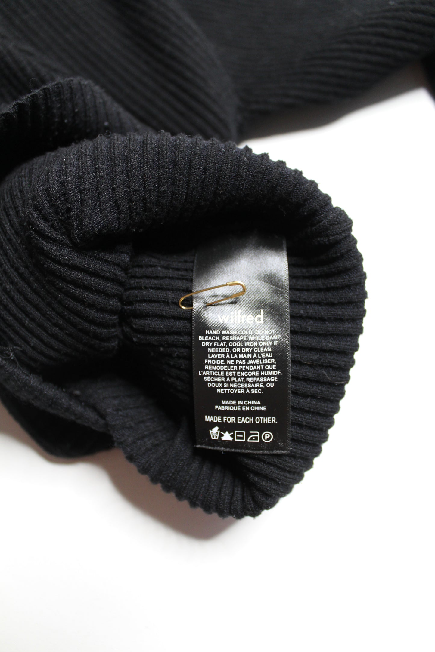 Aritzia Wilfred black faux wrap ribbed knit long sleeve, size medium