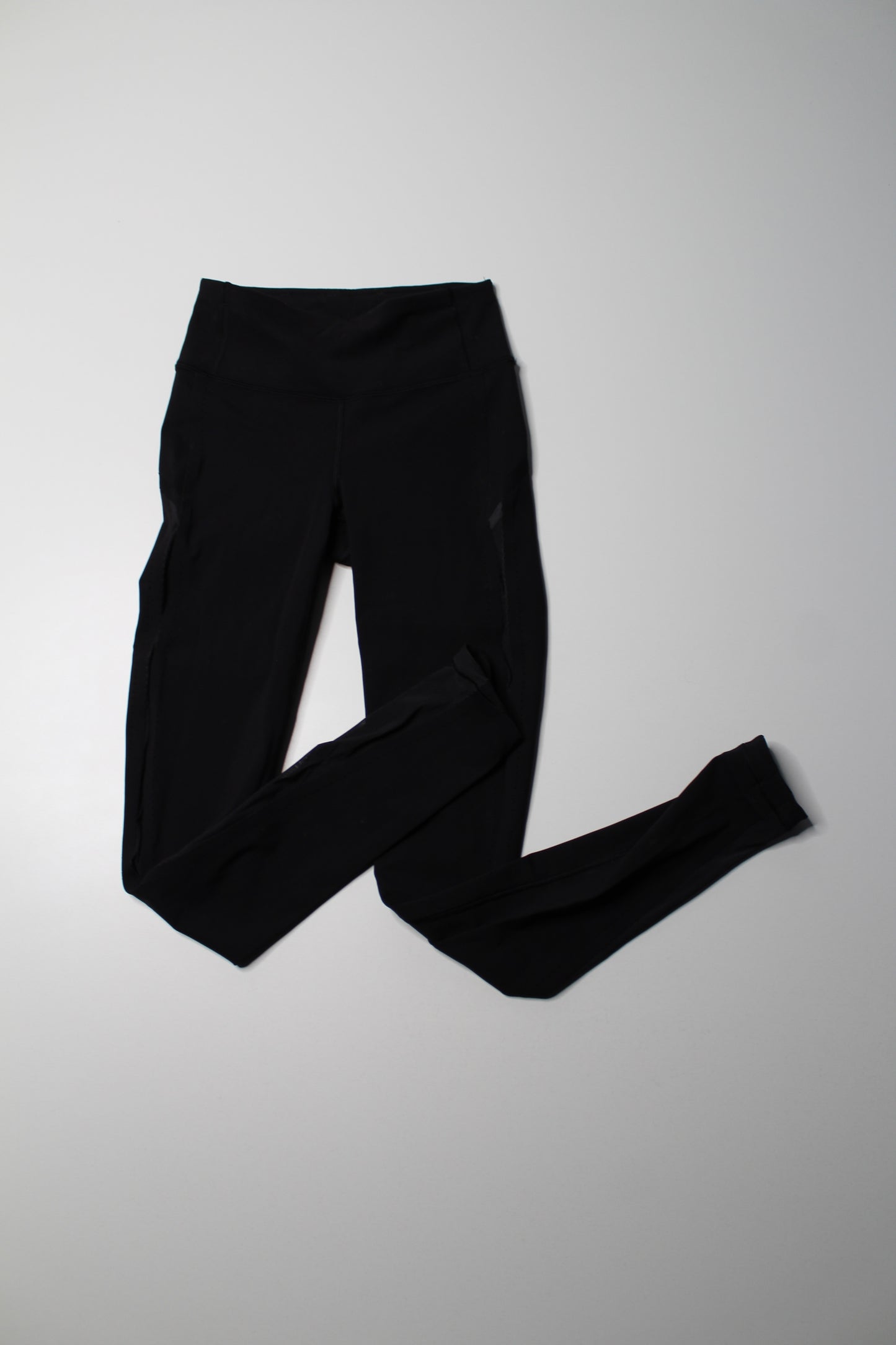 Lululemon black ‘smooth stride’ tights, size 2 (28”) (Full-On Luxtreme) (was $48) (additional 50% off)