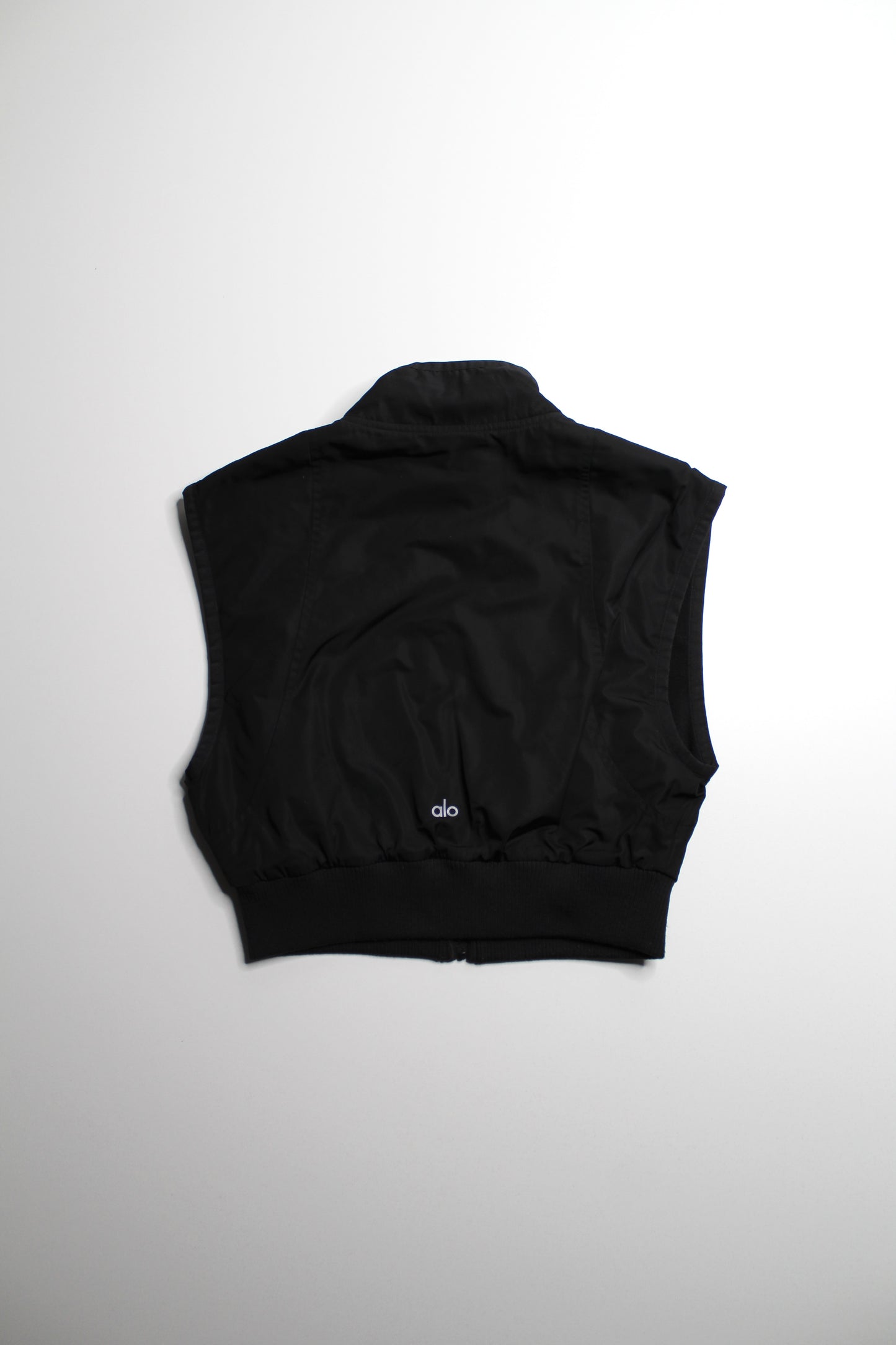 Alo black ‘in motion’ cropped vest, size small