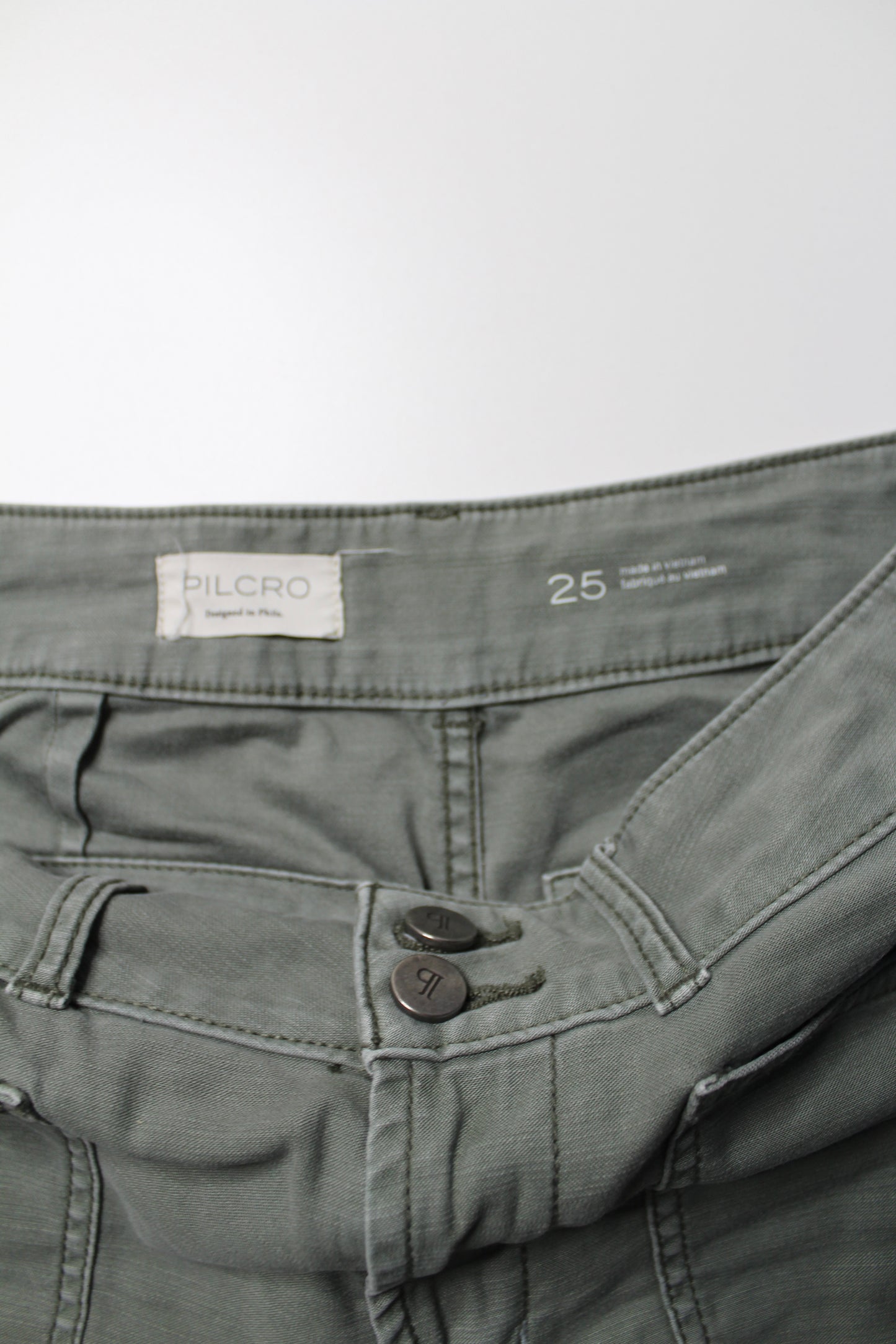 Anthropologie Pilcro sage green pant, size 25 (relaxed fit)