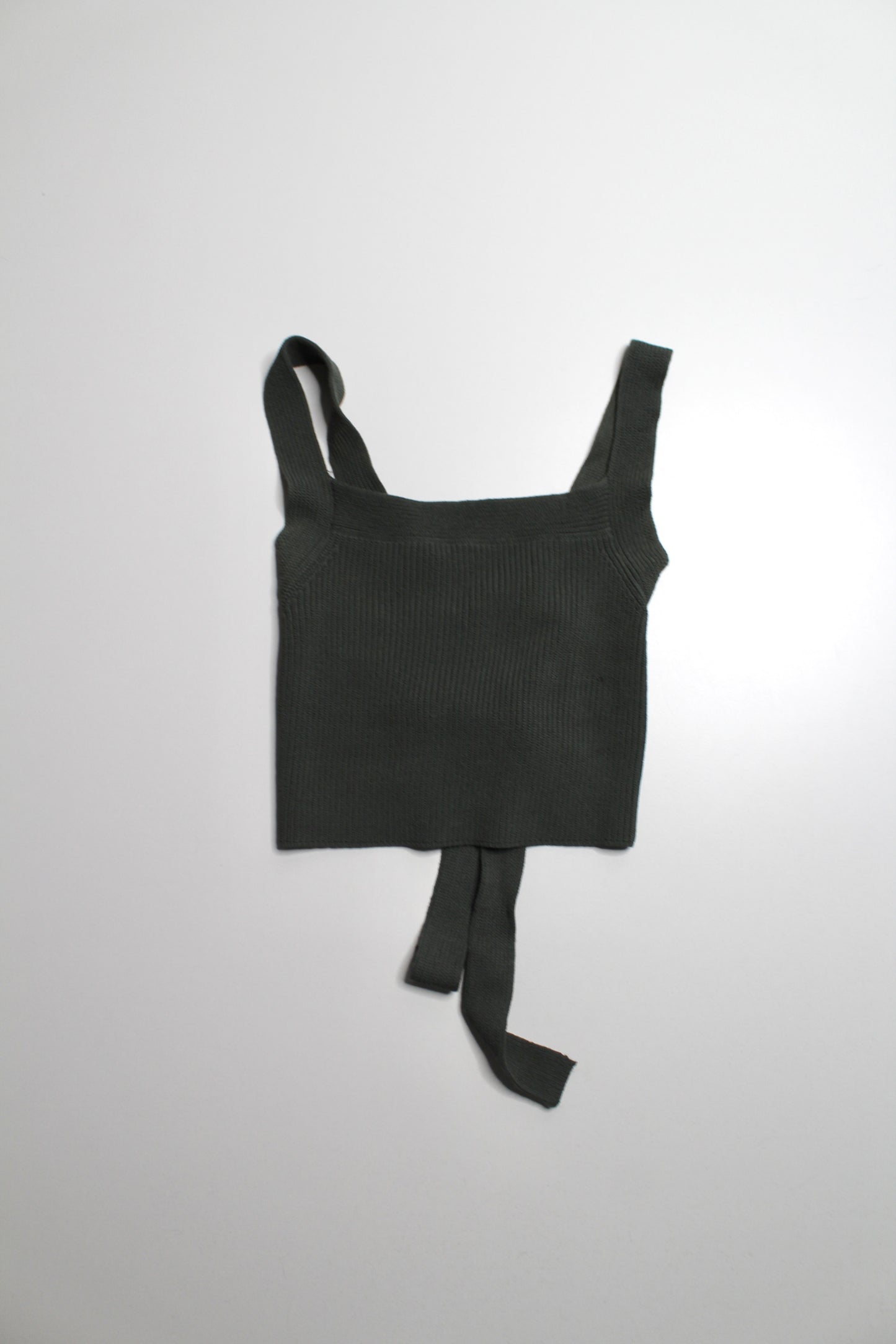 Aritzia Wilfred sage green ‘cayenne’ cropped knit open back tank, size small