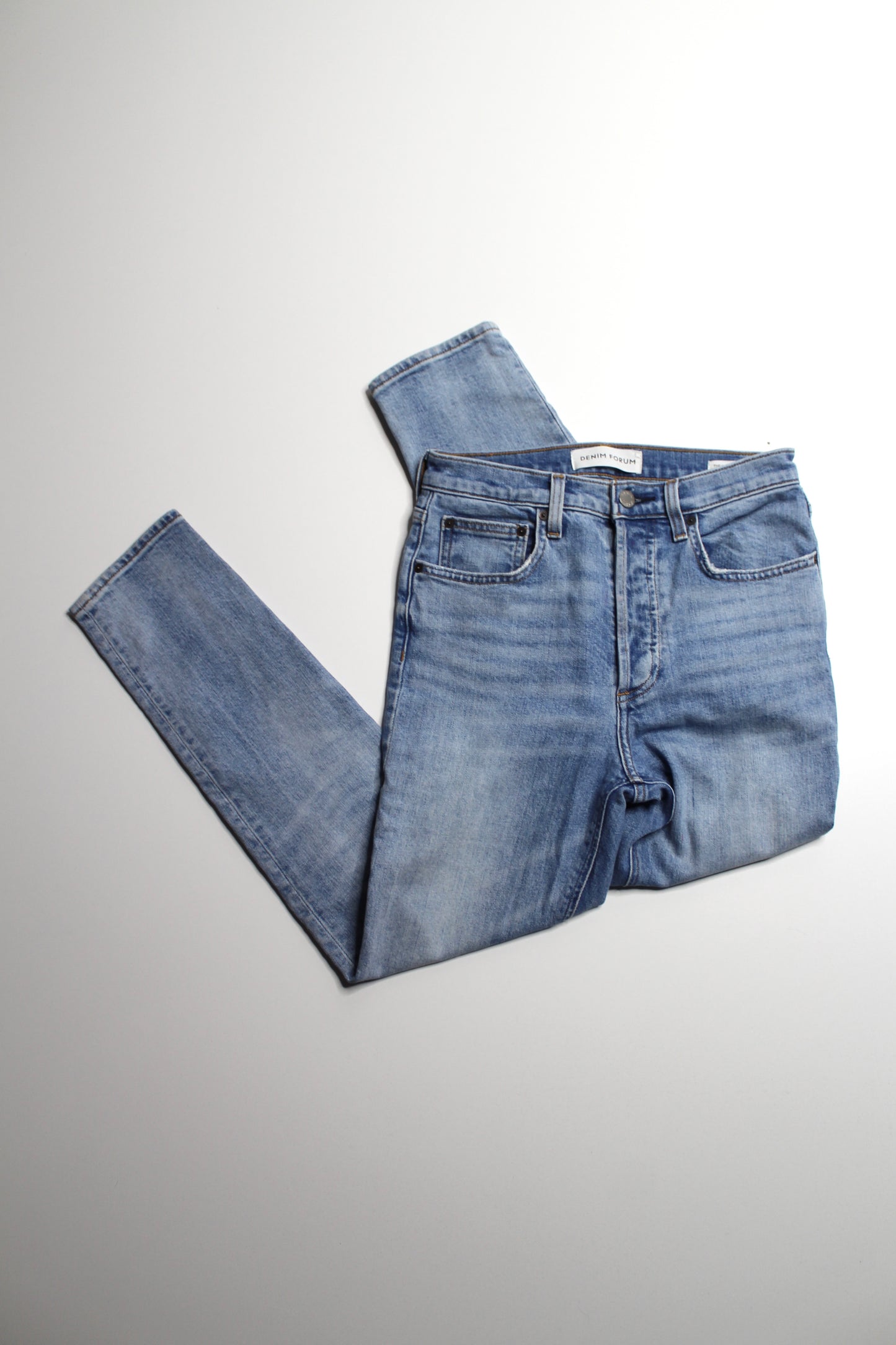 Aritzia Denim Forum yoko high rise slim jeans, size 27 (26L)