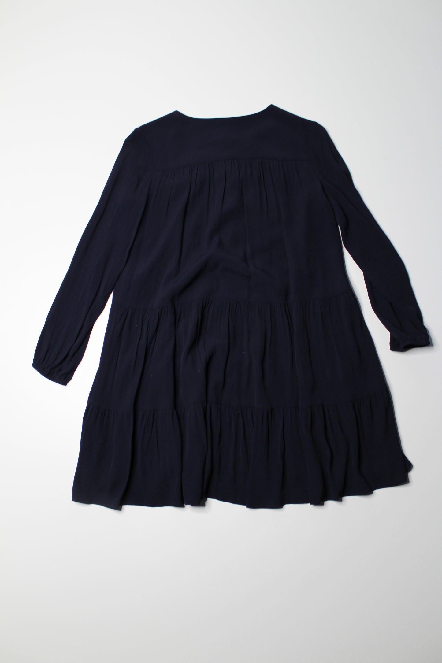 Aritzia Wilfred midnight navy tiered ‘borossa’ mini babydoll dress, size xsmall (relaxed fit) *flaw (sale: was $25)