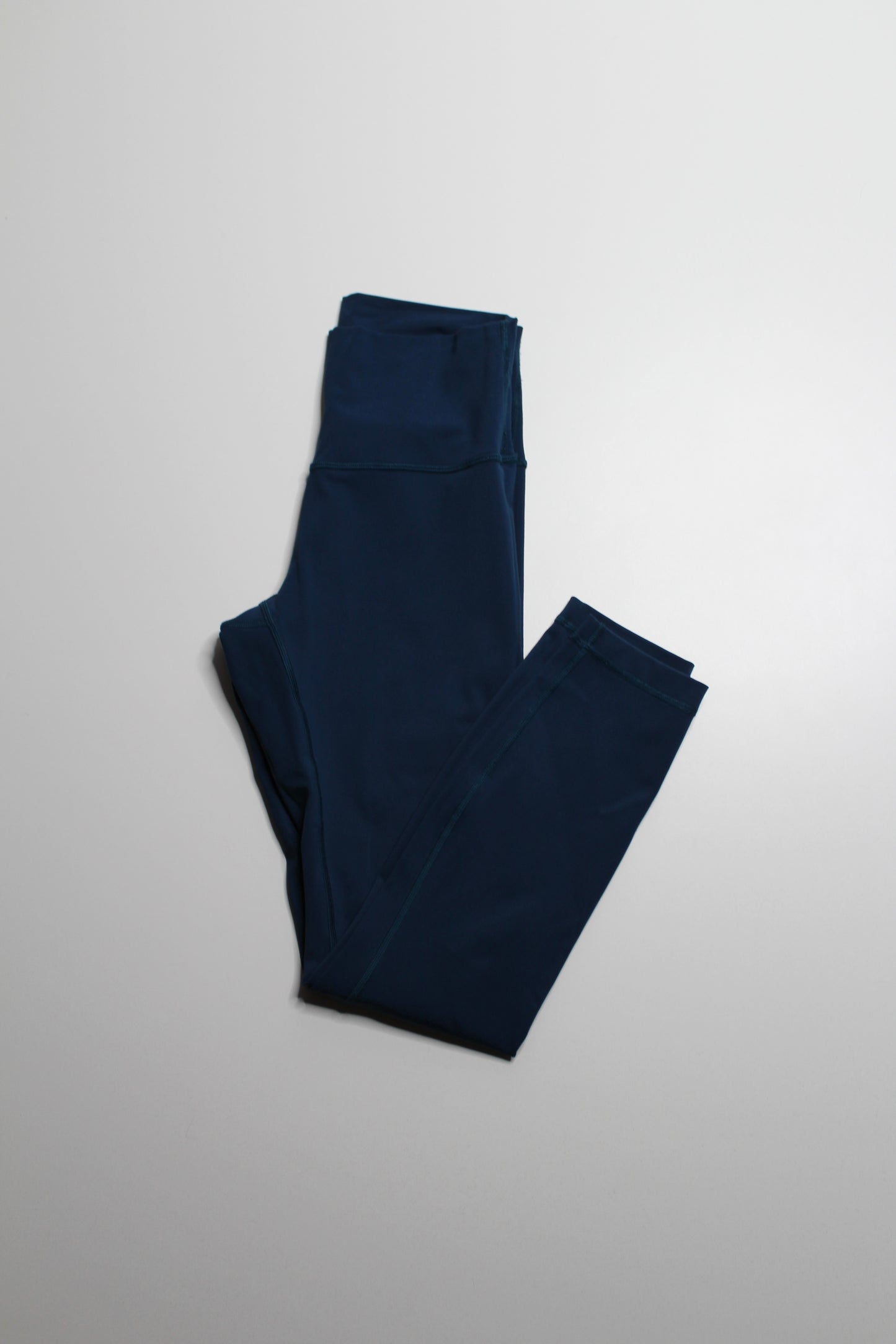 Lululemon turquoise ‘wunder under’ leggings, size 6 (25”)
