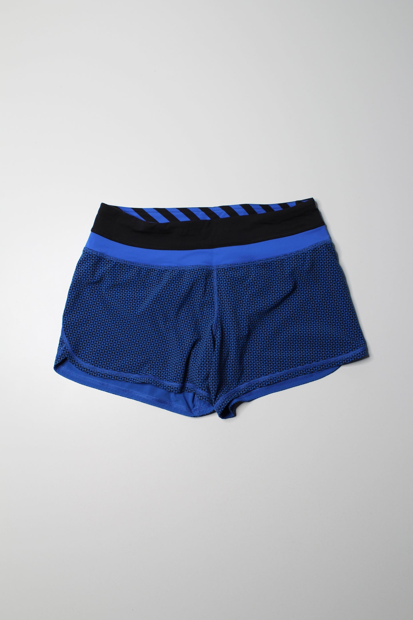 Lululemon blue 'groovy run' shorts, size 6