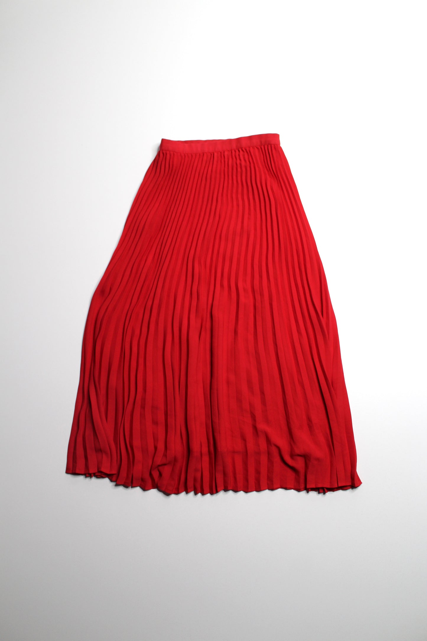 Aritzia Wilfred flashing red 'twirl' skirt, size xxs (fits xxs/xs)