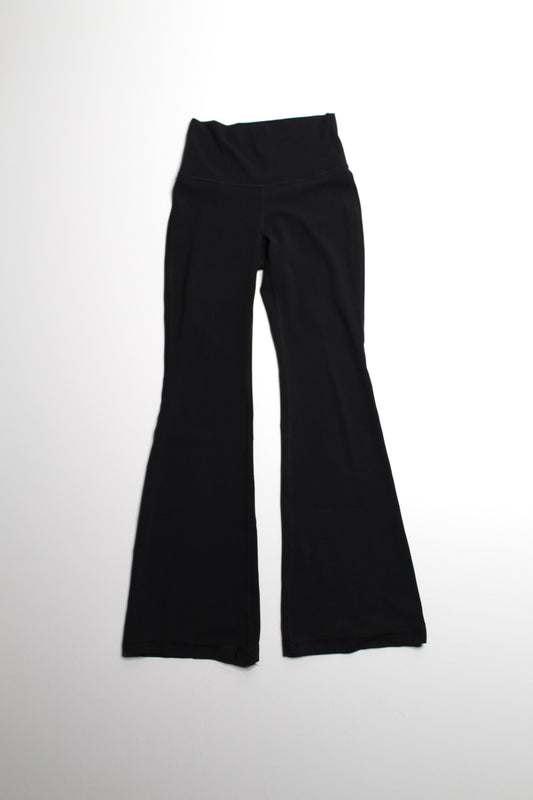 Aritzia TNA action hi-rise black flared pant, size xs (26”)