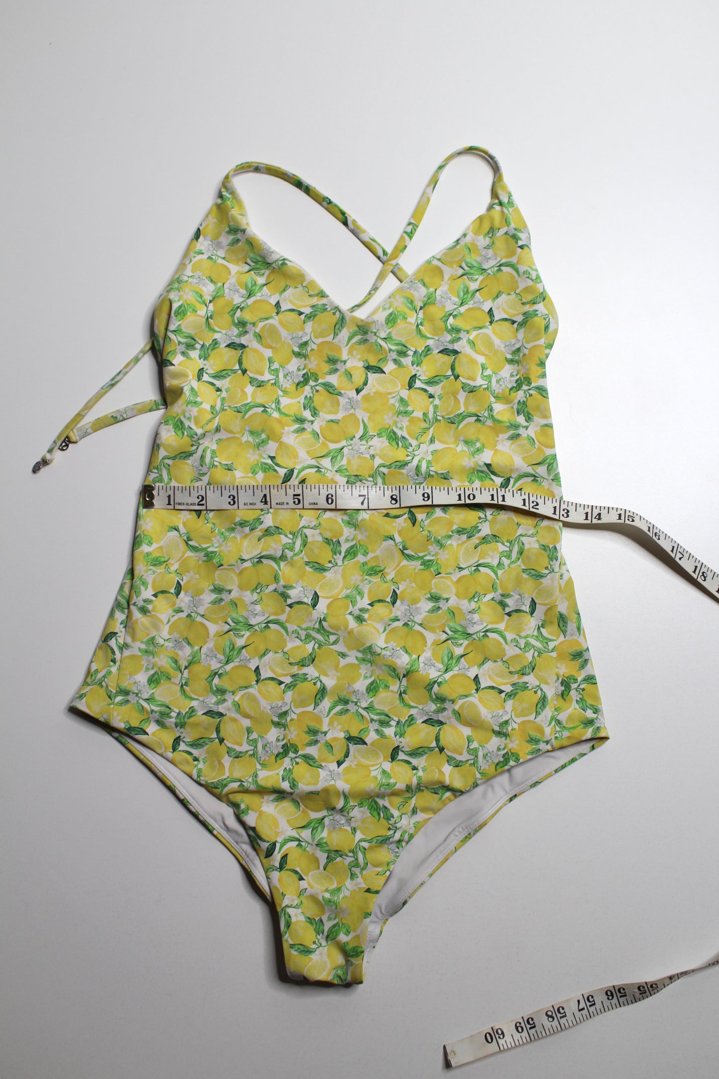 Lululemon yellow/lemons ‘weave the waves’ one piece swimsuit, no size. Fits between 6/8