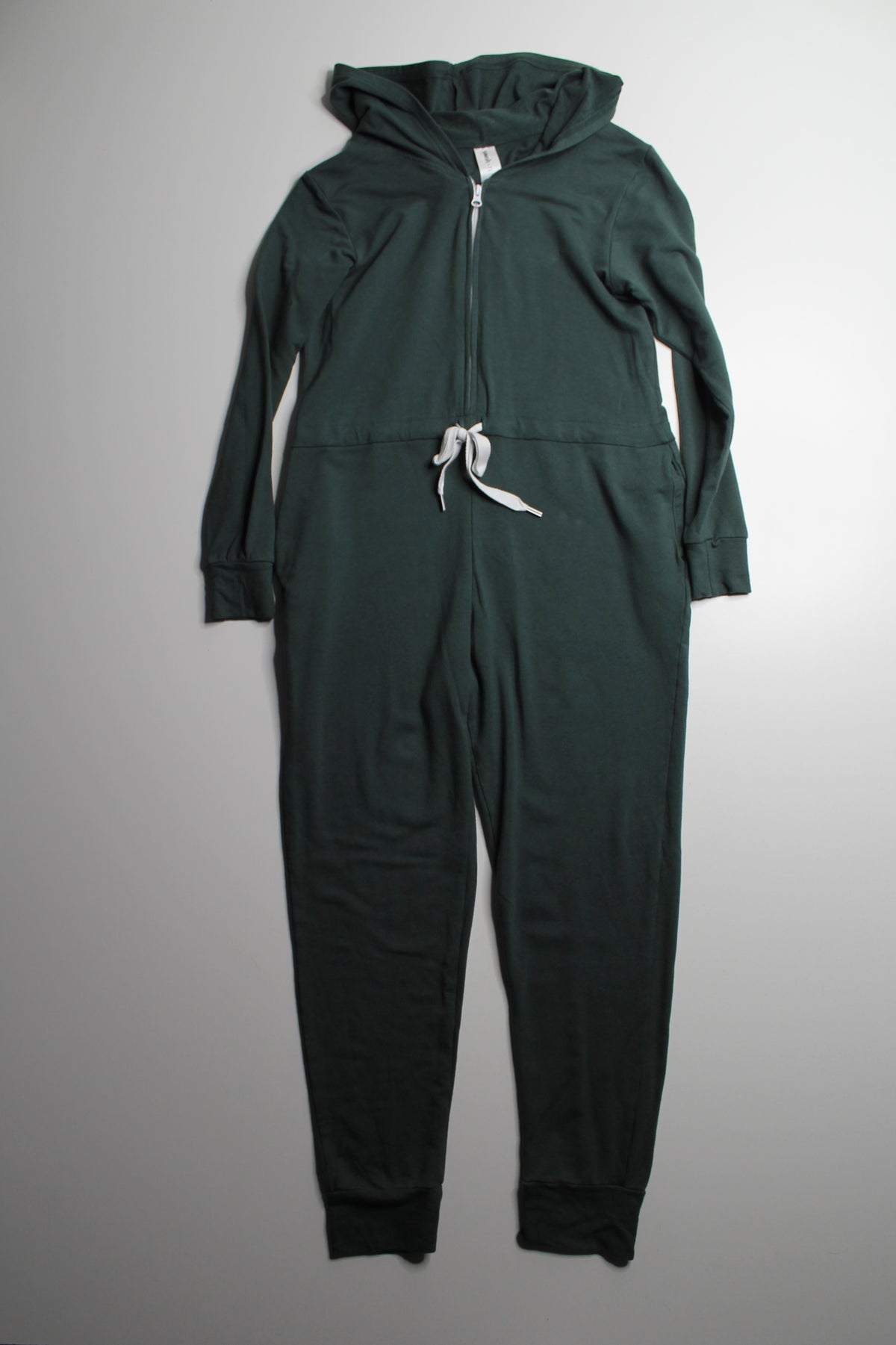 Smash + Tess x Jillian Harris okanagan pine harris hoodie romper, size small