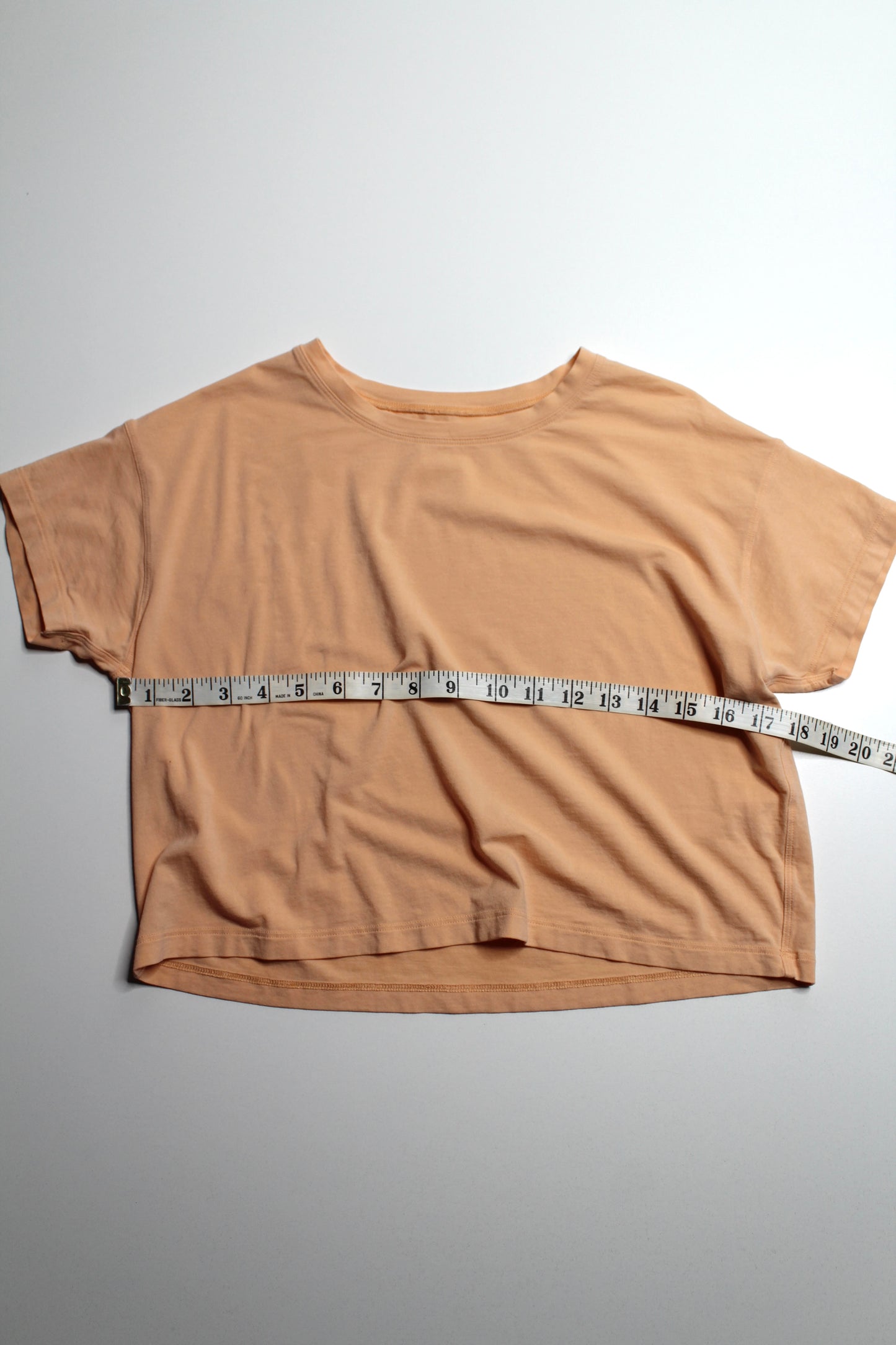 Lululemon cates t shirt, no size. Fits like 4 (relaxed fit)