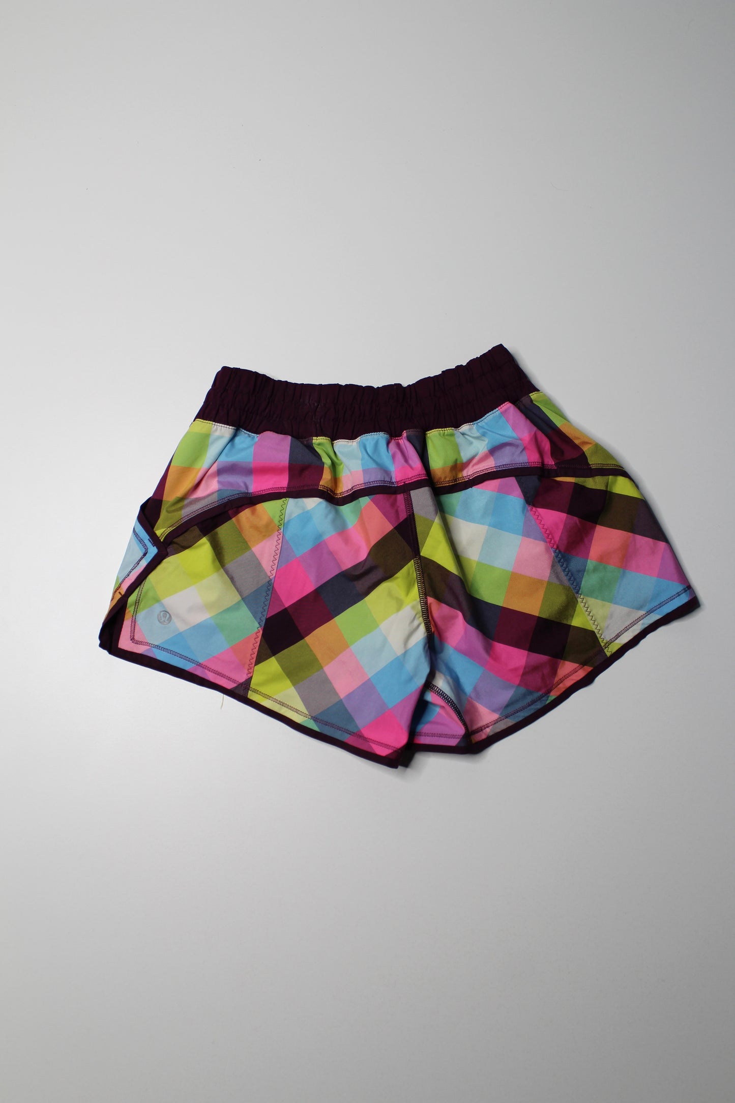 Lululemon sea check multi / plum ‘shake & break’ shorts, size 6