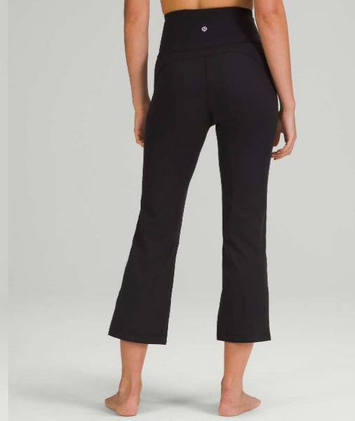 Lululemon black ‘high rise groove crop’ pant, size 6 (23”) *nulu