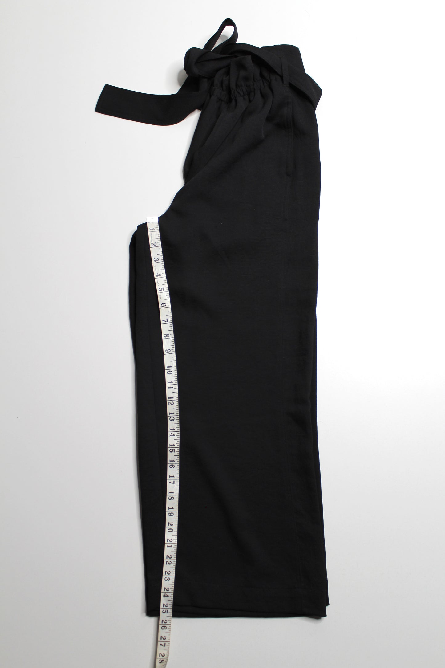 Aritzia black wide leg belted tie front cropped pant, size 2 (size small)