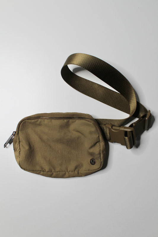 Lululemon everywhere belt bag *1L