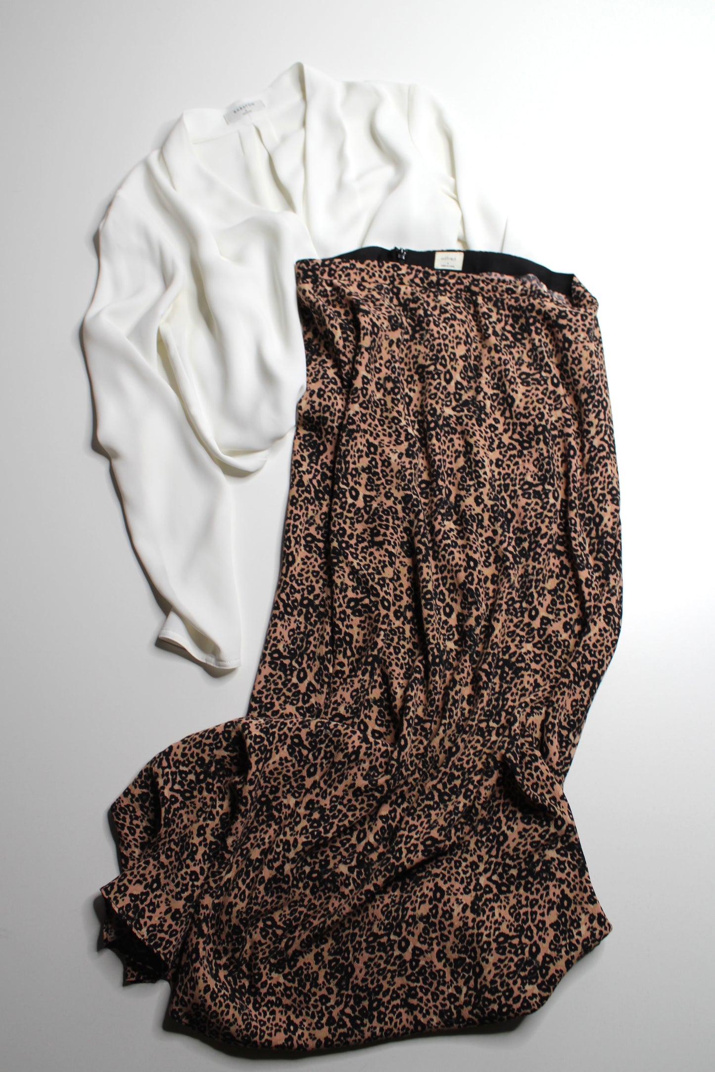 Aritzia Wilfred leopard print midi skirt, size 4
