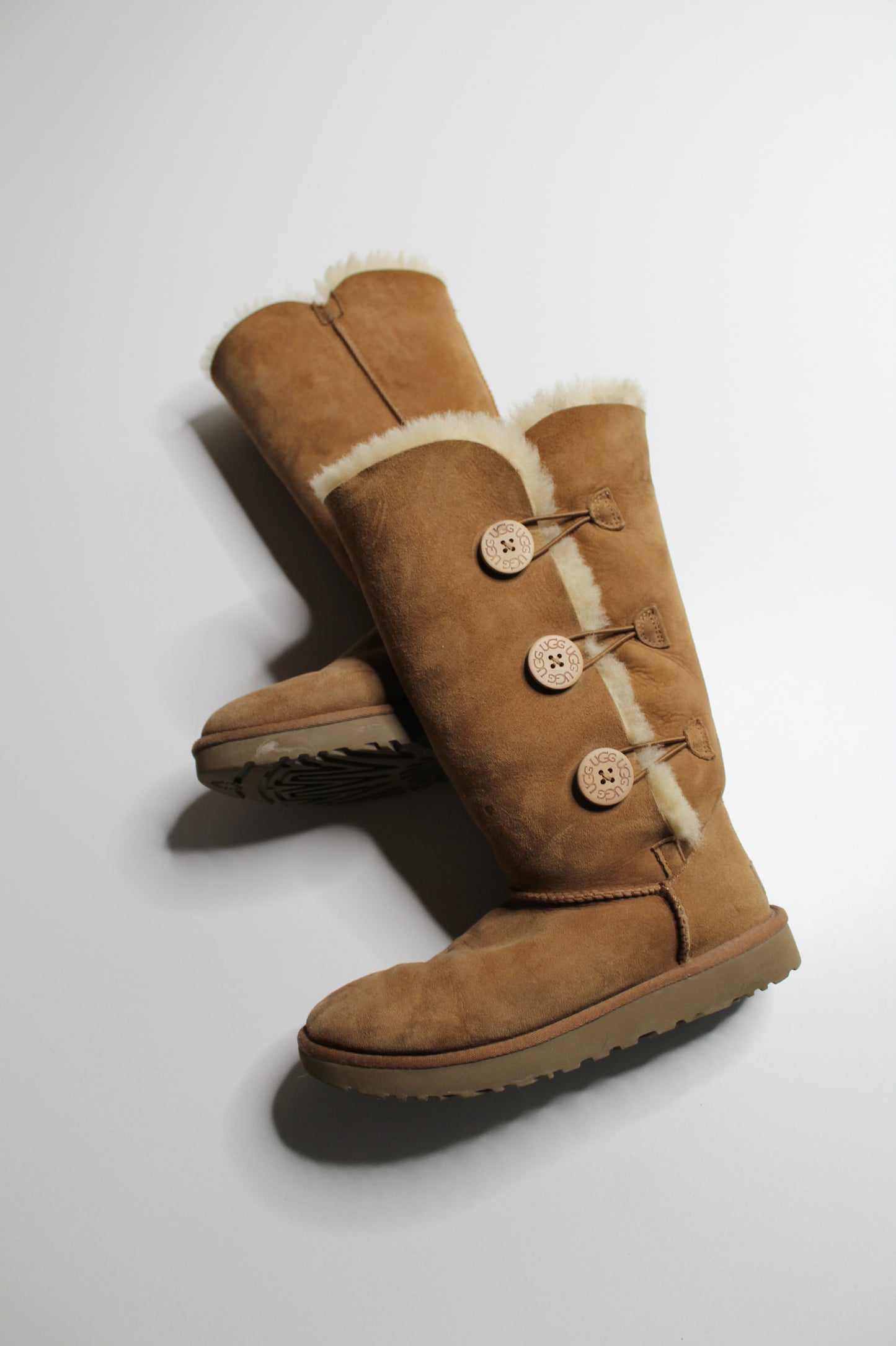 UGG chestnut 'Bailey button triplet' boots, size 8 (sale: was $40)