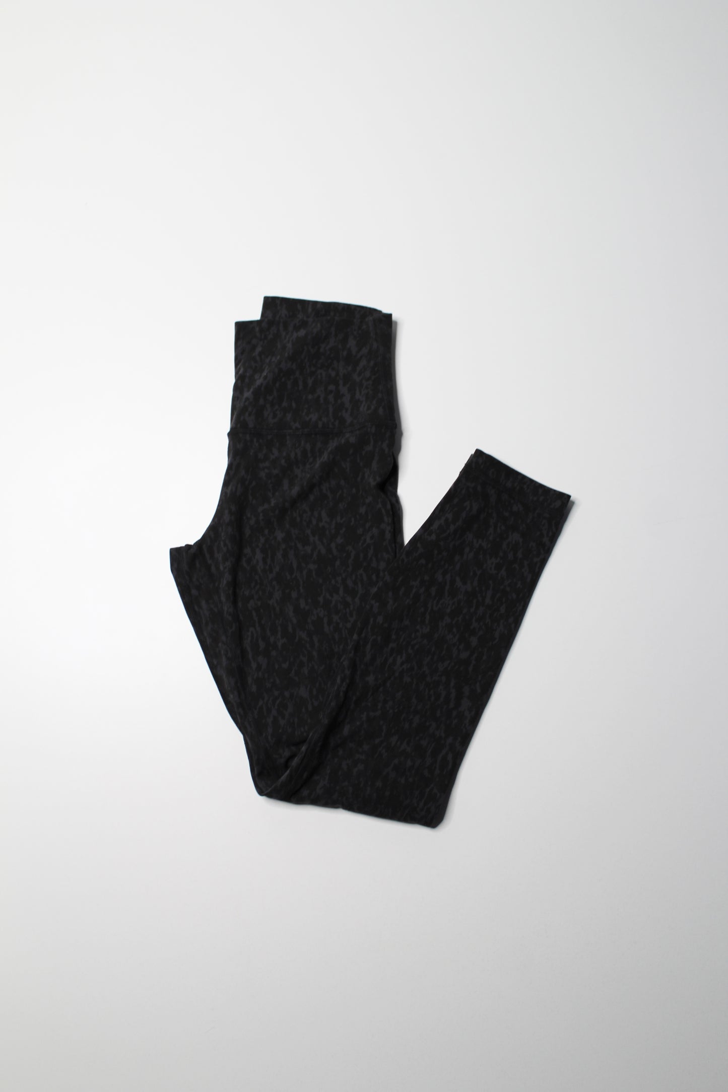 Lululemon camo pattern ‘align’ legging, size 4 (25")