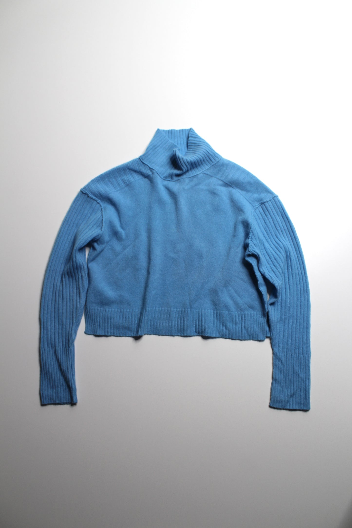 Free People blue ‘Aubrey’ cashmere mock neck cropped sweater, size xs (relaxed fit)