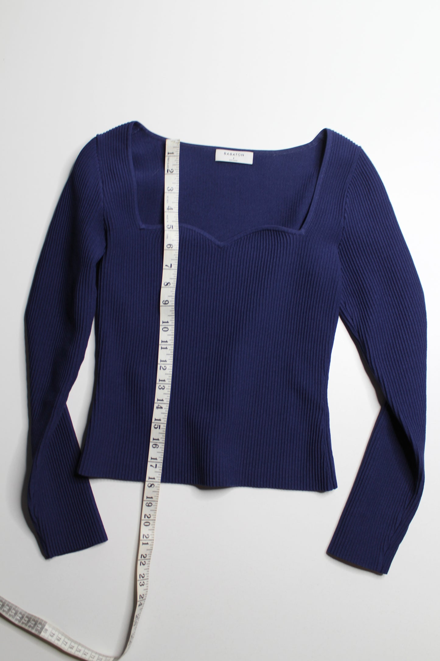 Aritzia Wilfred sweetheart neck ‘sculpt knit’ long sleeve, size small