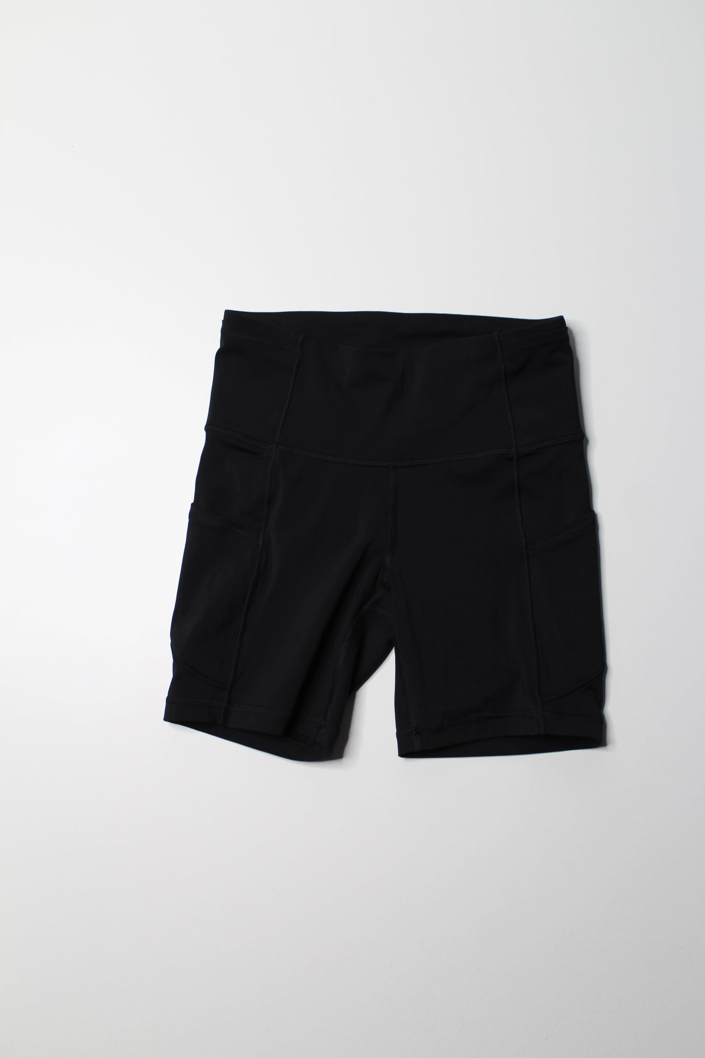 Lululemon black ‘fast and free’ shorts, size 4 (6”) *flaw