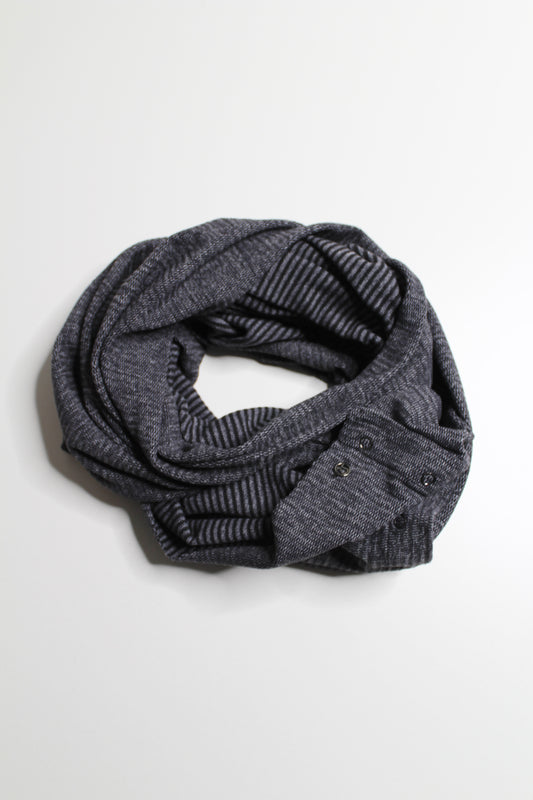 Lululemon grey/black striped vinyasa scarf