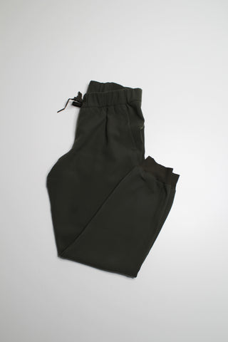 Lululemon black on the fly joggers, size 6 *woven
