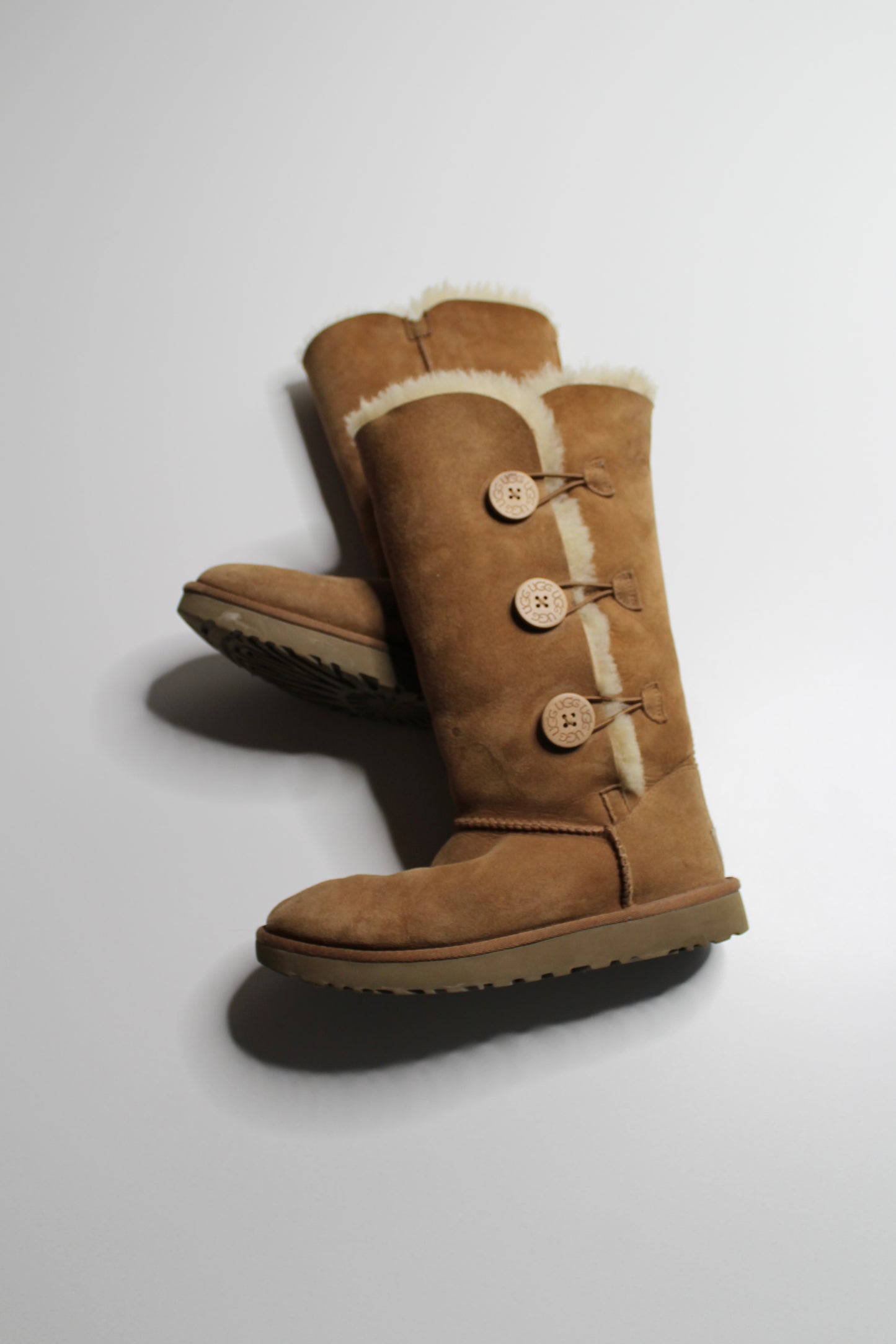 UGG chestnut 'Bailey button triplet' boots, size 8 (sale: was $40)