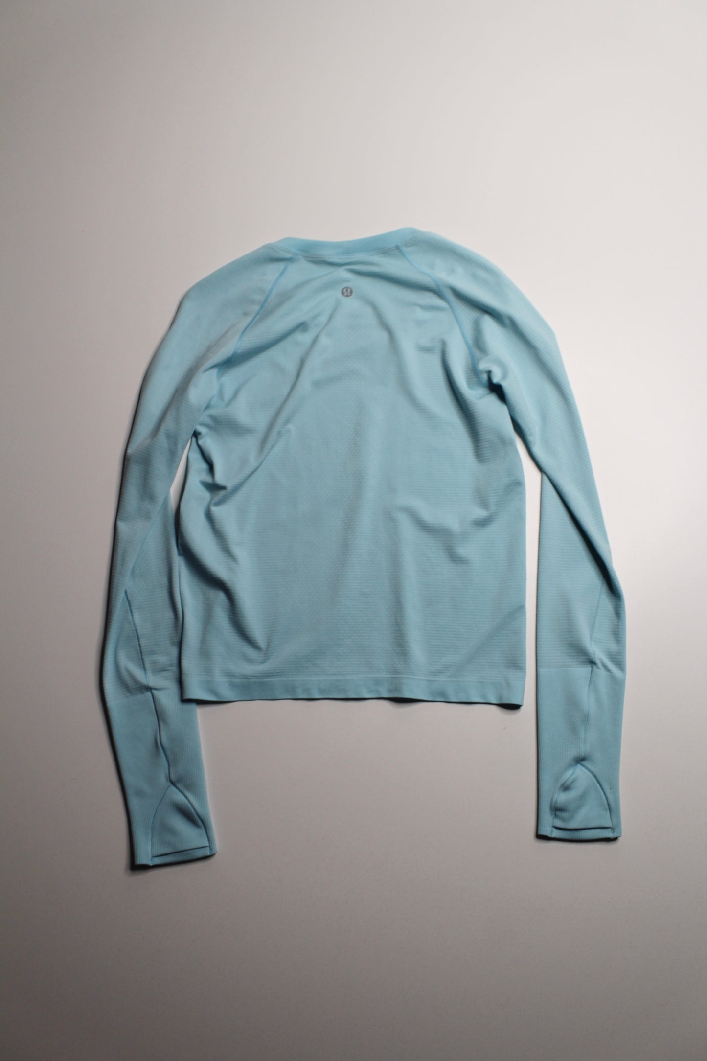 Lululemon ‘swiftly tech’ long sleeve, size 6 *waist length