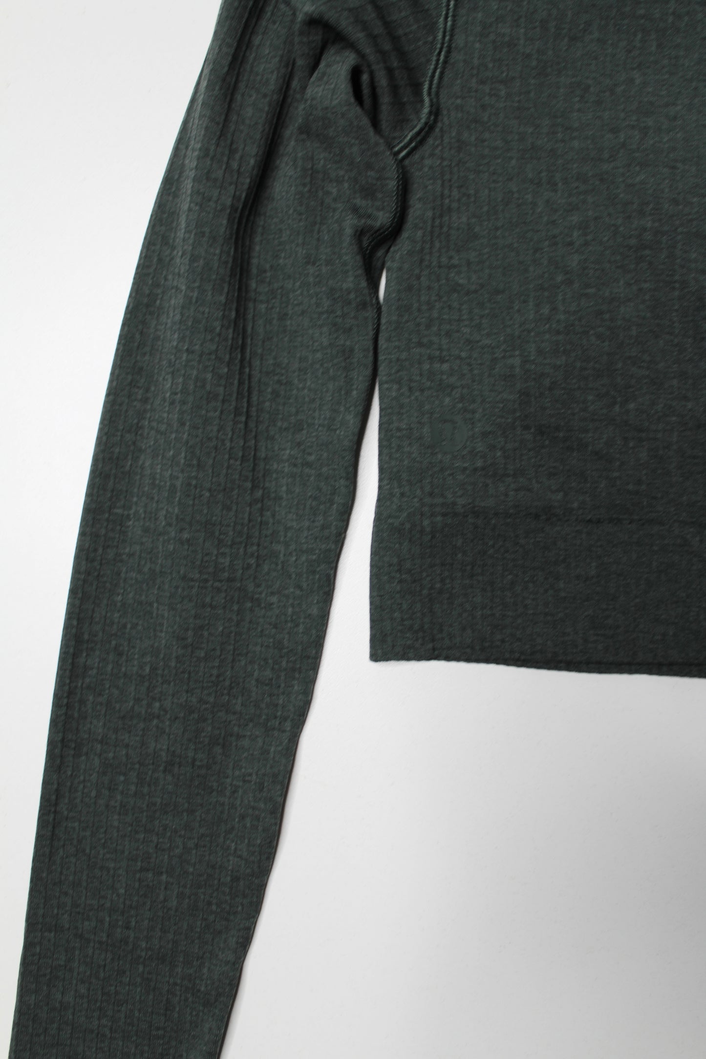 Lululemon smoked spruce ‘ebb to street’ long sleeve, size 4 *cropped length