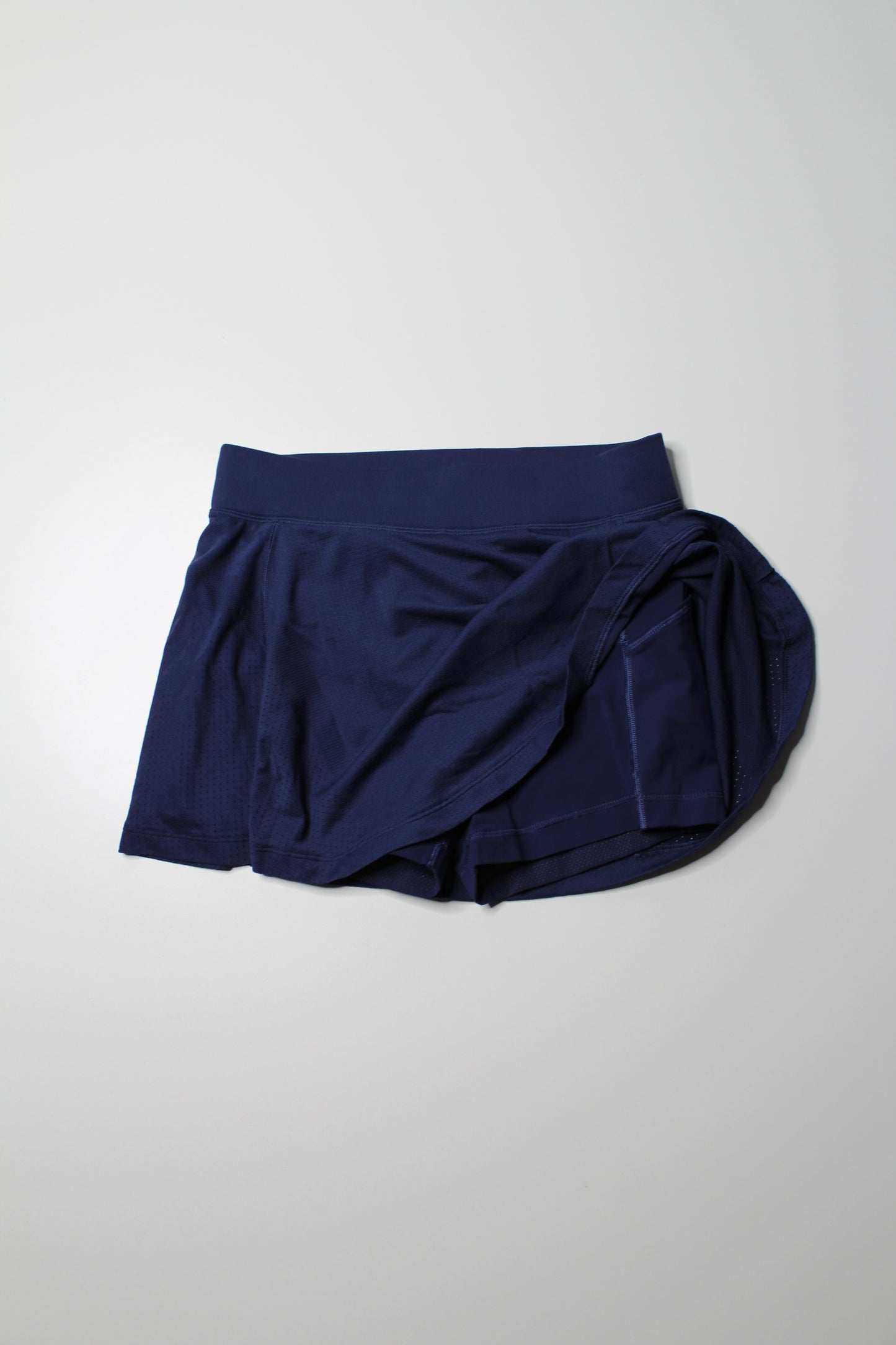 Lululemon night sea ‘swiftly tech high rise’ tennis skirt, size 8