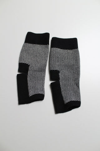Lululemon black knit ankle warmers
