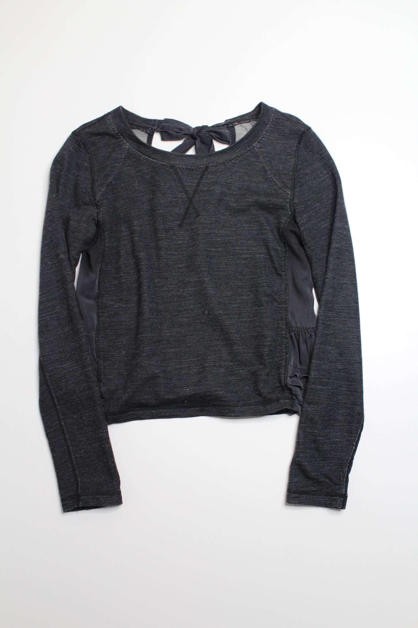 Lululemon grey sattva sweater, no size. Fits like size 4 (relaxed fit)