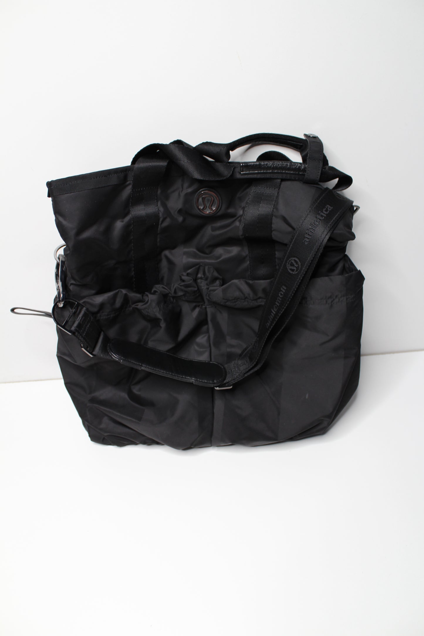 Lululemon black ‘flow and go’ tote