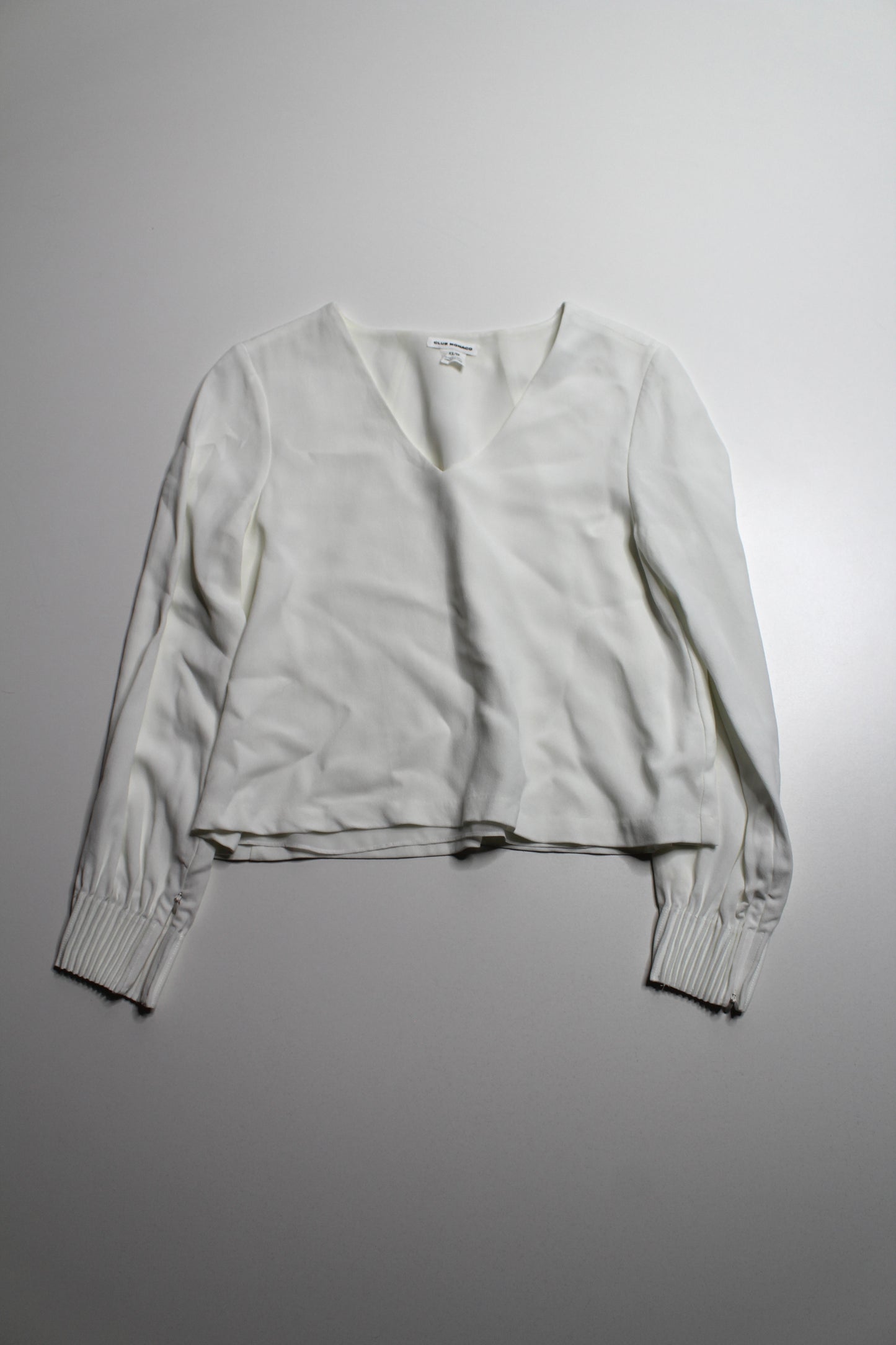 Club Monaco white v neck blouse, size xs