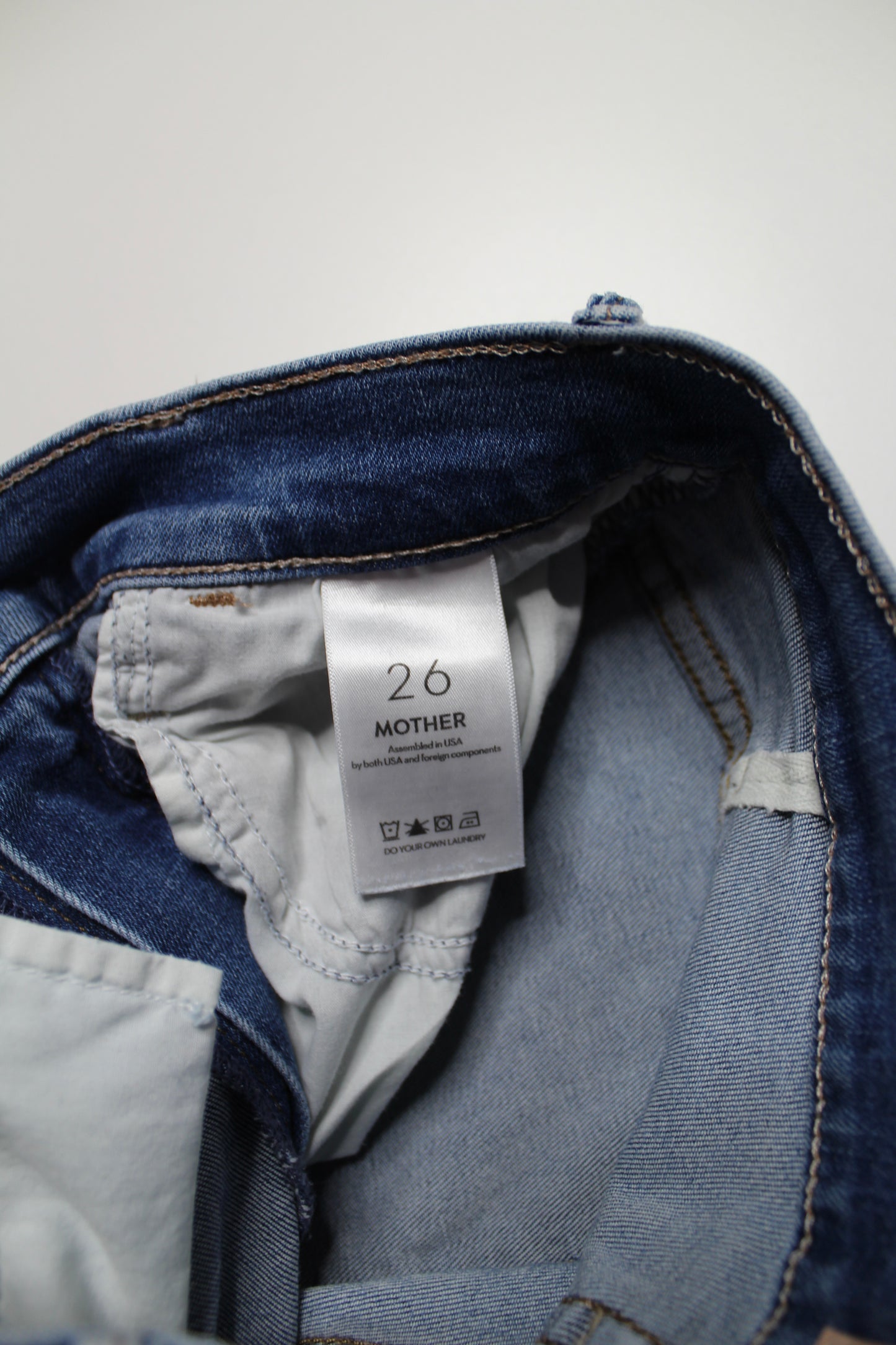 Mother healing jar ‘the hustler ankle fray’ jeans, size 26 (28”)